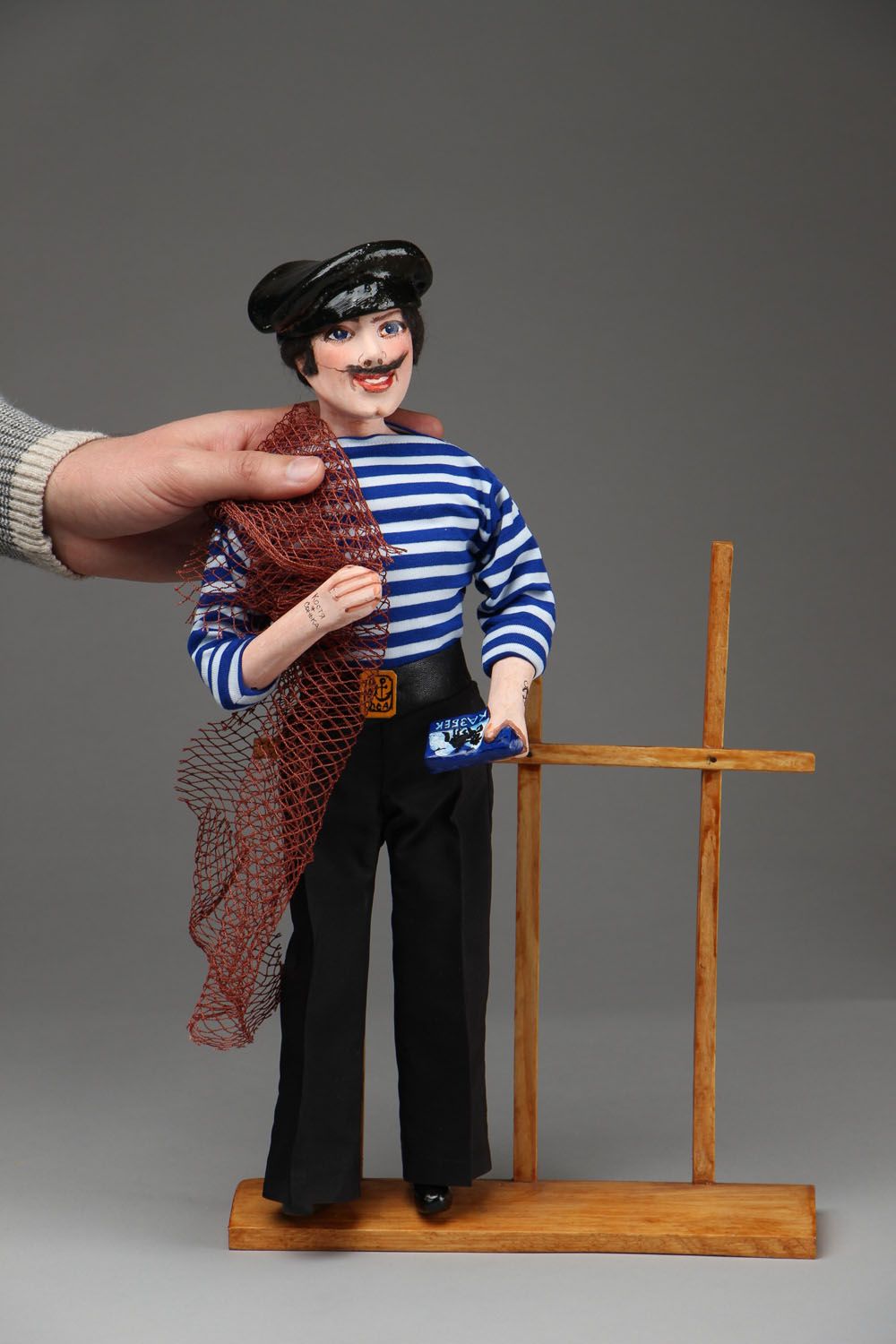 Интерьерная кукла ручной работы Костя-морячок фото 3
