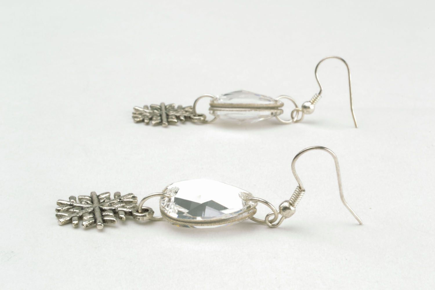 Dangle earrings with snowflakes photo 2