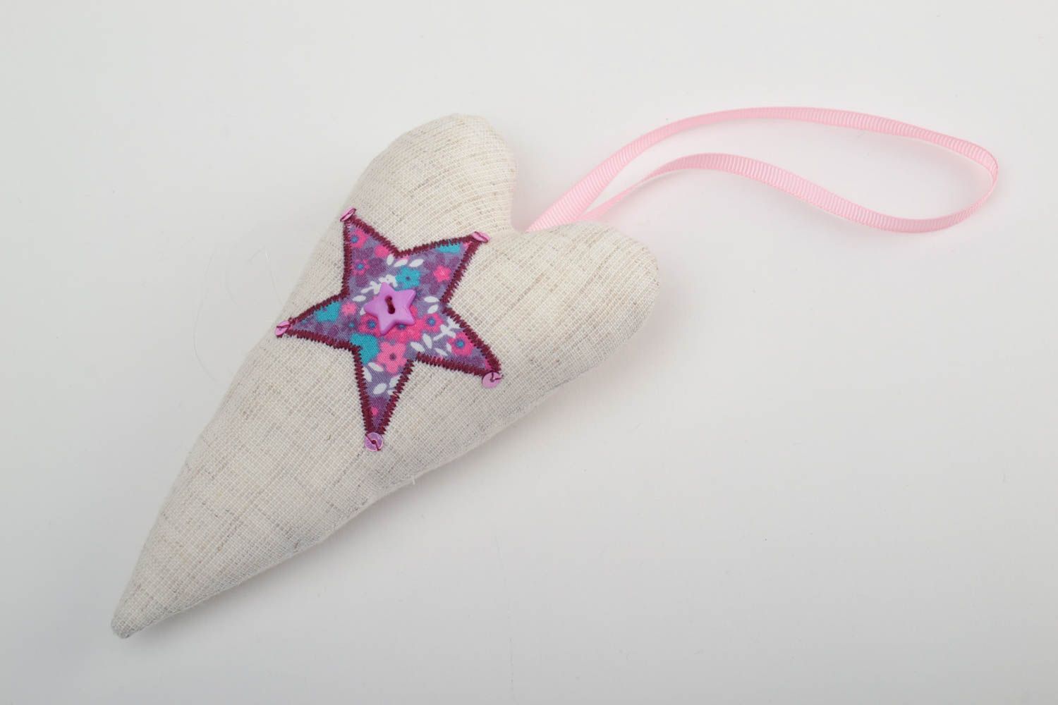 Suspension décorative coeur en tissus de lin et coton faite main avec étoile photo 2