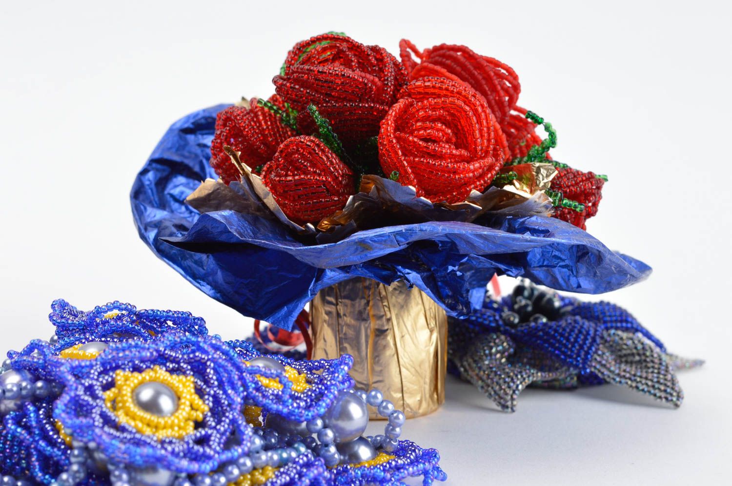 Handmade Deko Rocailles Perlen Dekoration künstlicher Blumenstrauß rote Rosen foto 1