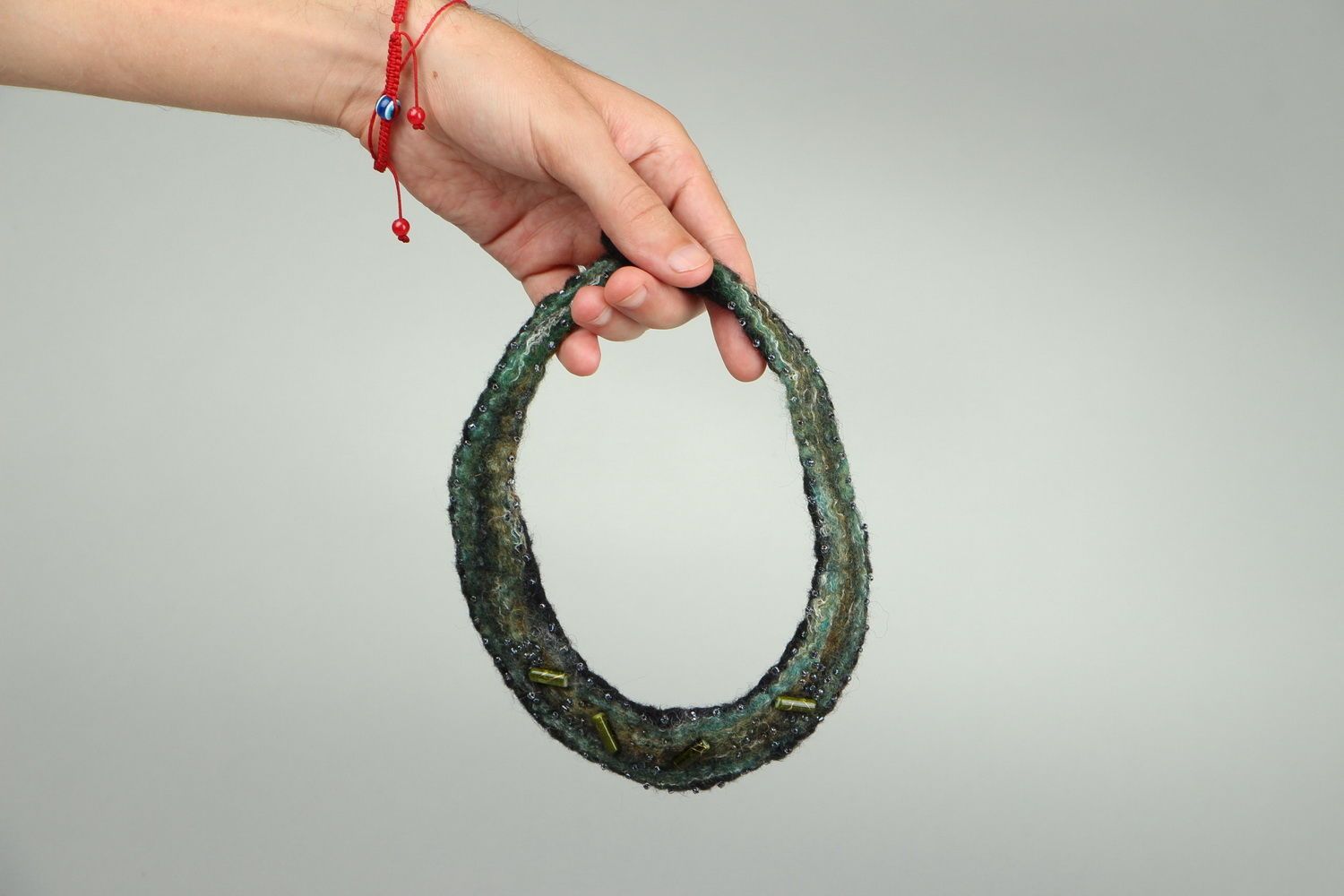 Woolen necklace with beads photo 5