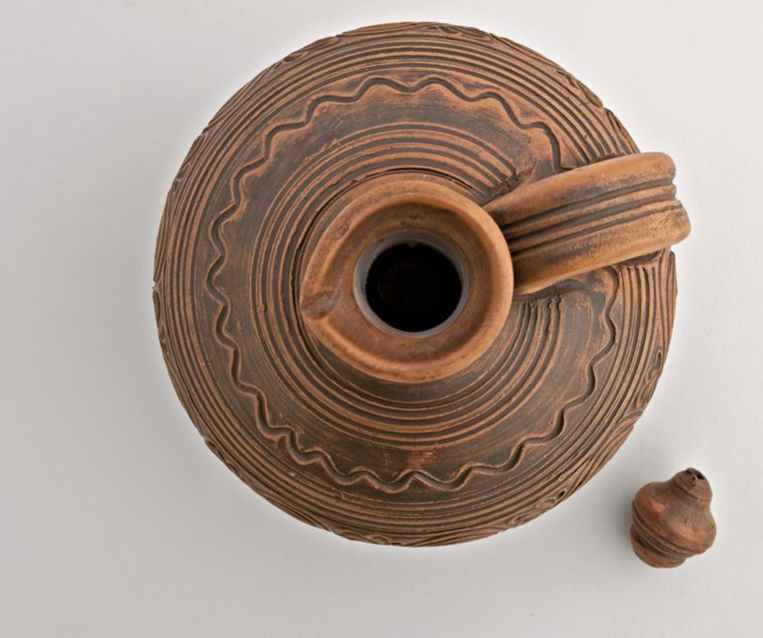 Ceramic wine carafe 30 oz hand-carved ornament pottery 2,8 lb photo 5