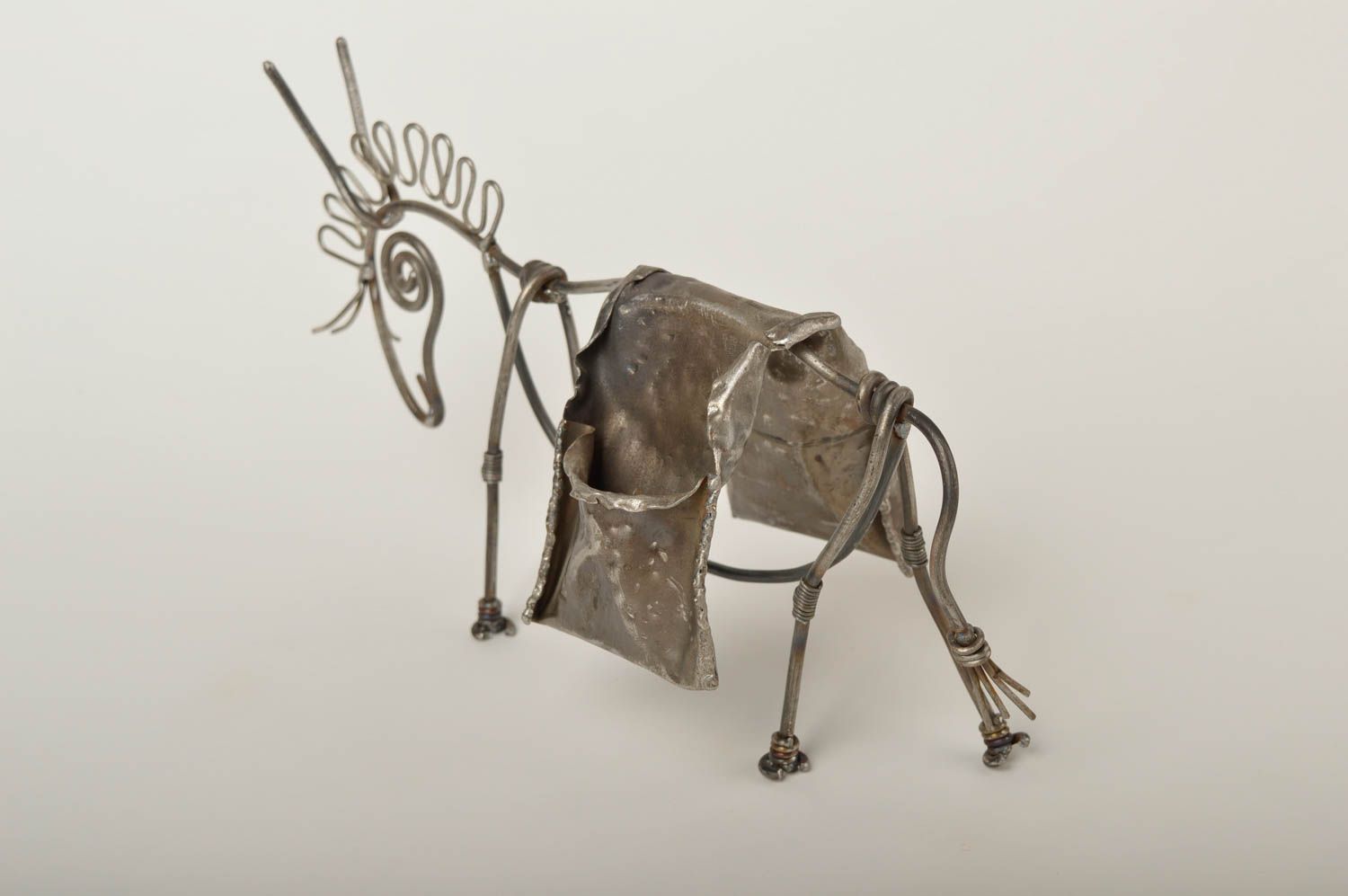 Figura de animal hecha a mano artículos de metal objeto de decoración Caballo  foto 5