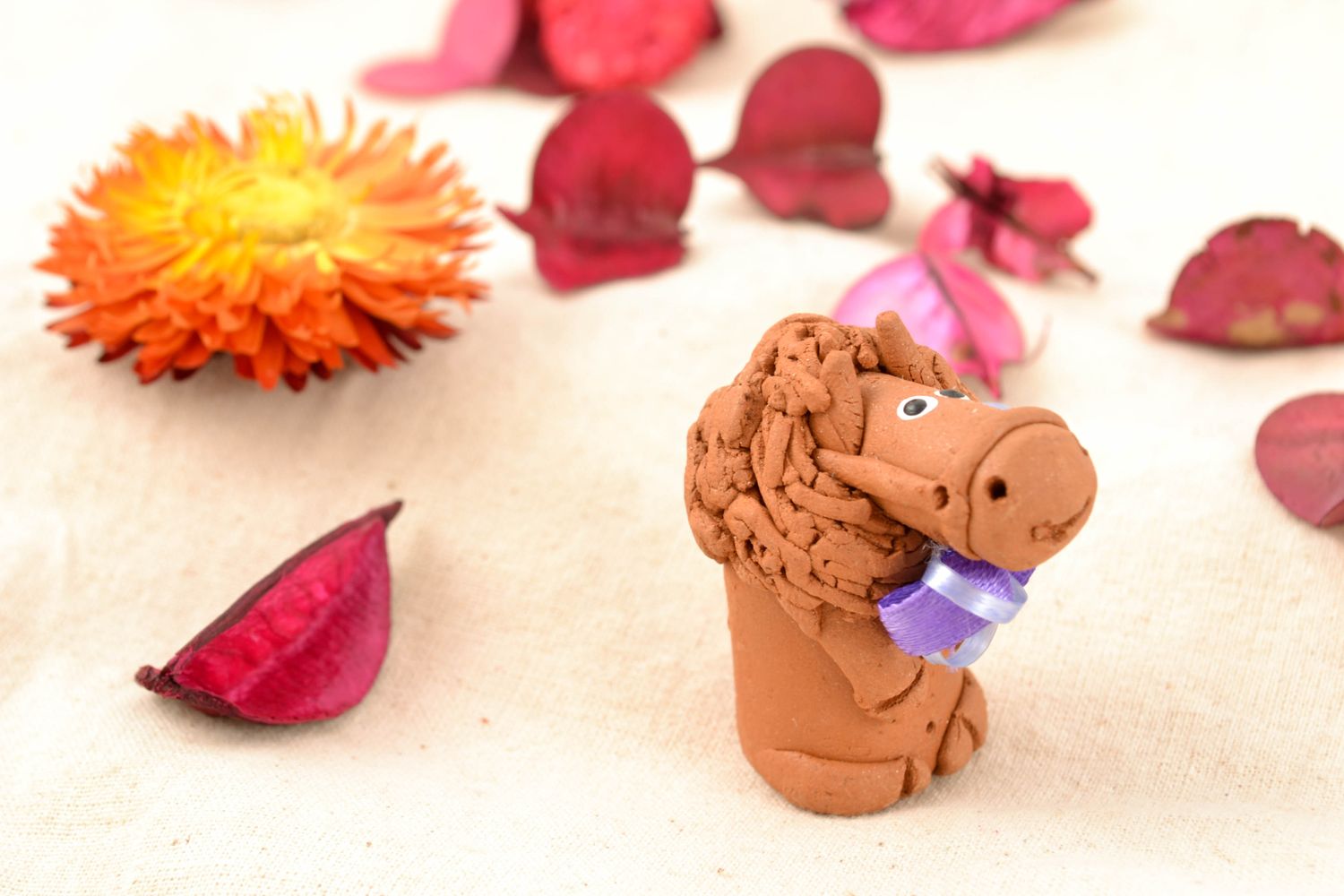 Statuetta cavallo in argilla fatta a mano figurina decorativa in ceramica 
 foto 2