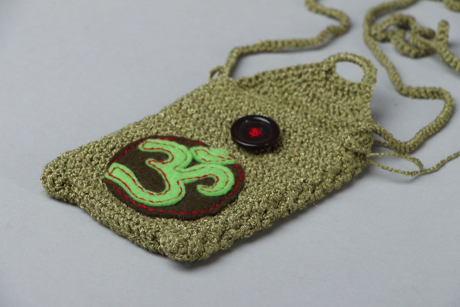 Homemade crochet smartphone case The Ohm photo 2