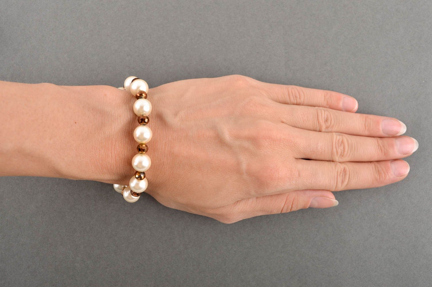 Bracelet perles fausses Bijou fait main sur élastique Cadeau femme design photo 4