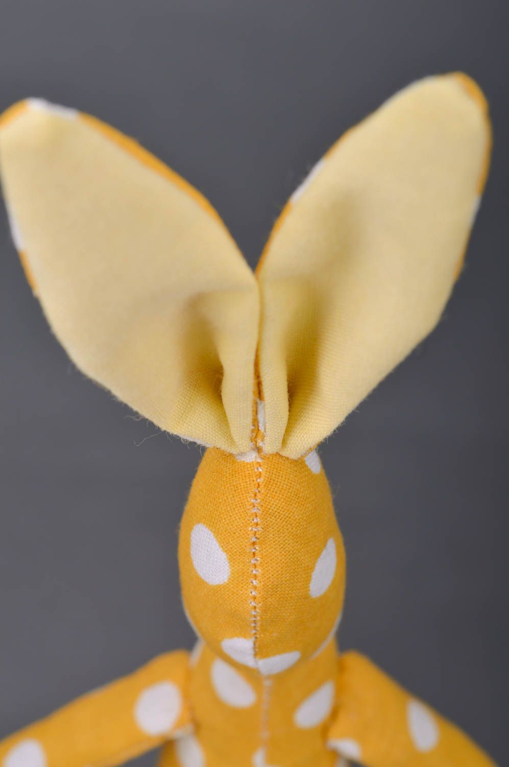 Мягкая игрушка заяц длинный желтый в белый горошек из хлопковой ткани хэнд мейд фото 4