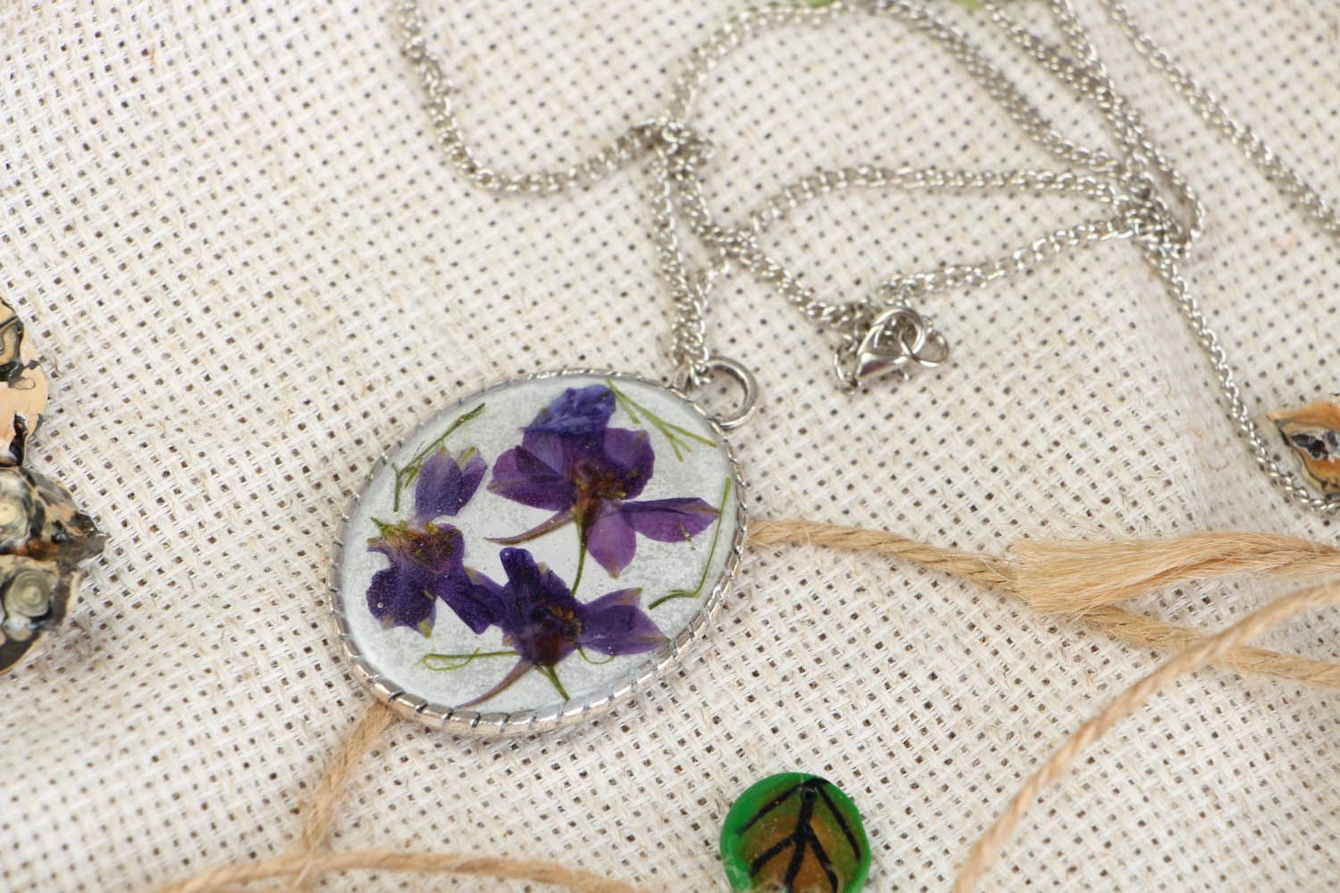 Pendant with natural flower photo 1