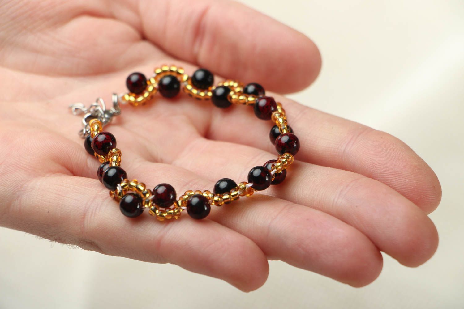 Beautiful stone bracelet with garnet photo 3