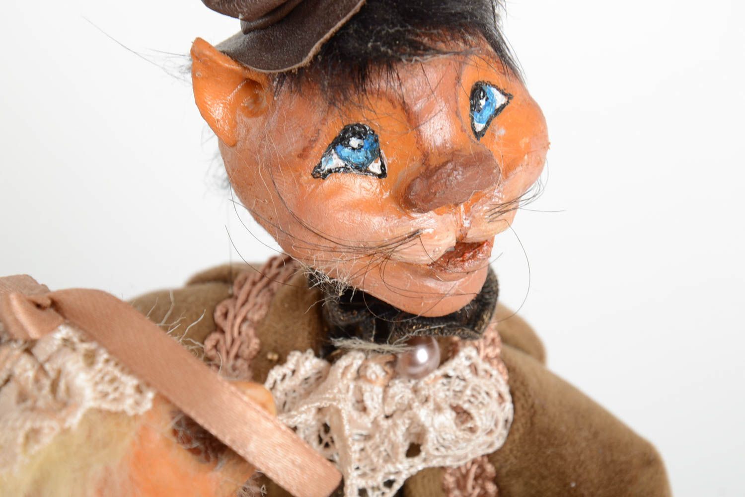 Авторские скульптурные куклы в виде пары котов набольшие ручной работы фото 4