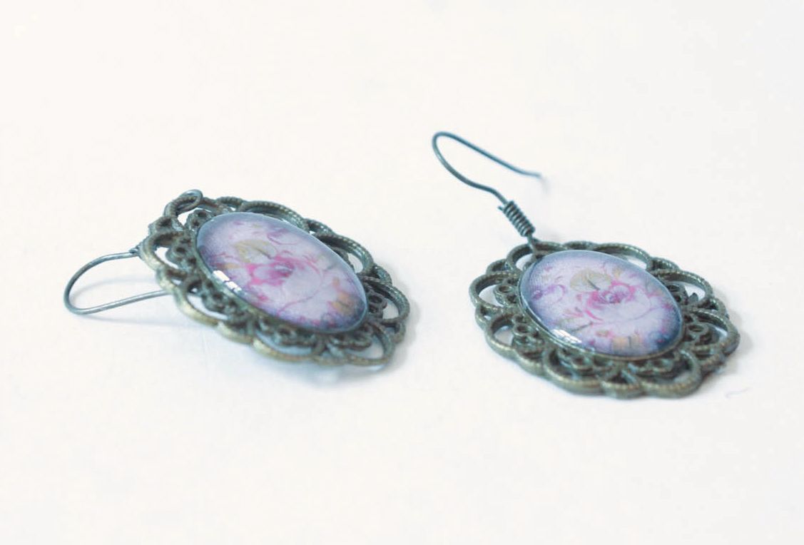 Vintage earrings with flowers photo 2