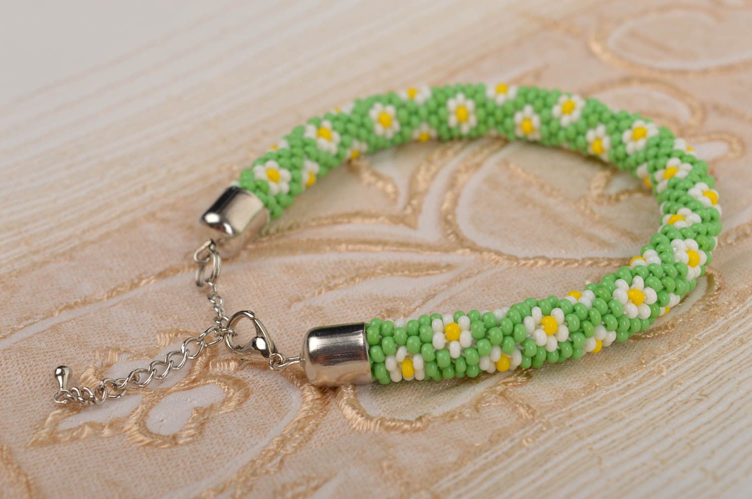 Bracelet perles rocaille Bijou fait main vert à fleurs Accessoire femme photo 1