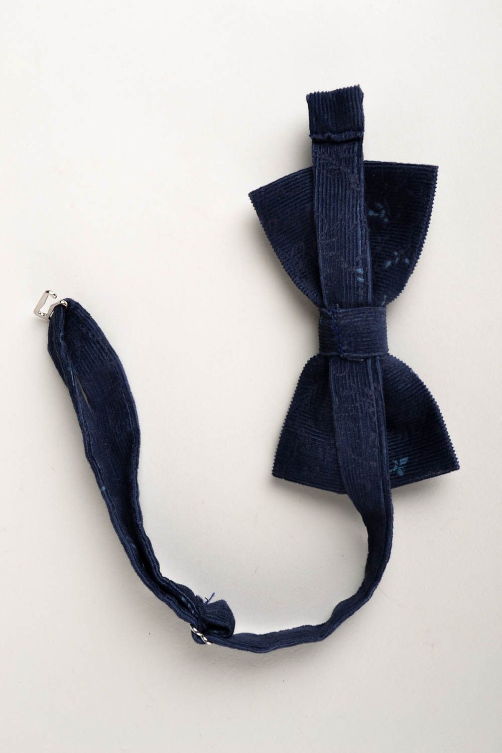 Corbata de lazo artesanal pajarita moderna azul marino accesorio unisex foto 1