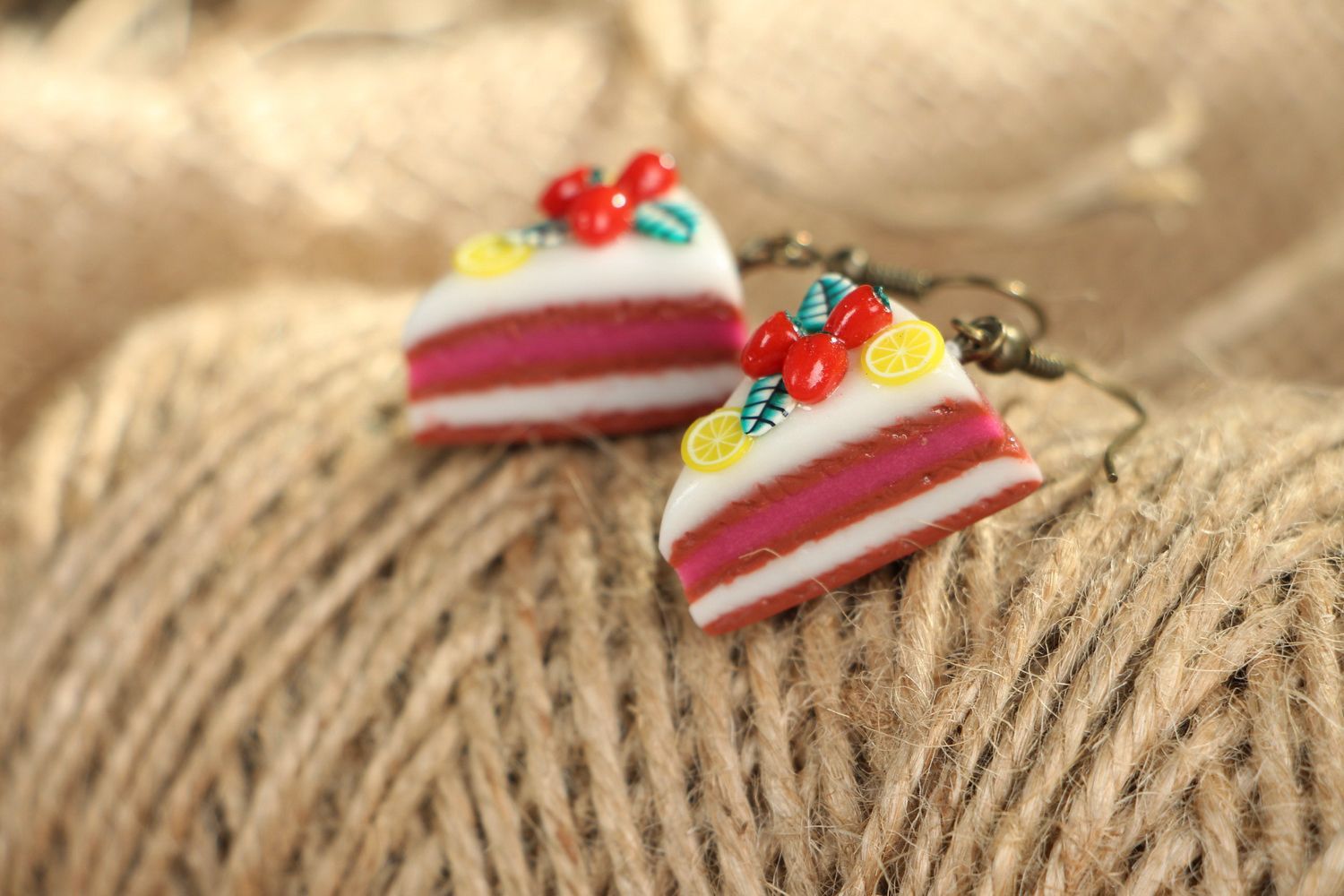 Boucles d'oreilles artisanales en pâte polymère Gâteau photo 3