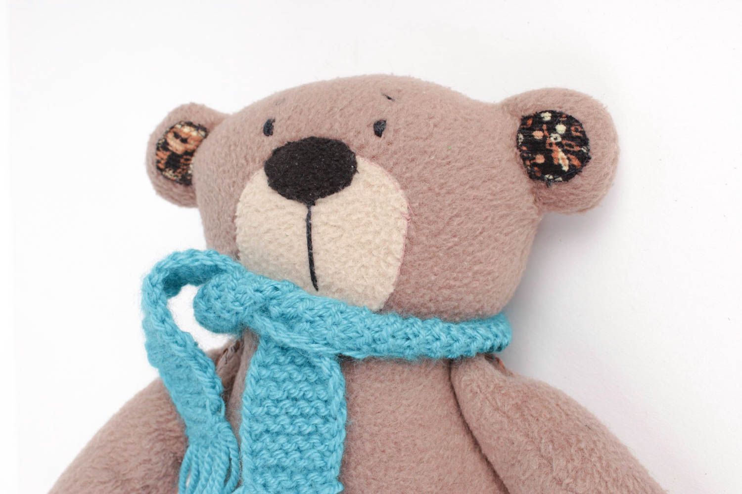 Игрушка медведь с шарфиком игрушка ручной работы оригинальная игрушка из флиса фото 5
