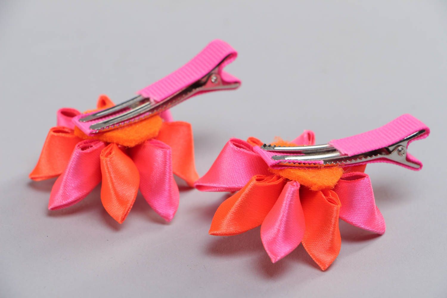 Handmade hair clips with orange and pink kanzashi flowers for kids set of 2 items photo 4