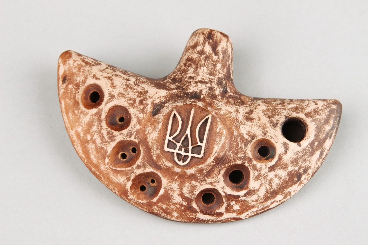 Ocarina, globular flute made of clay with trident photo 2