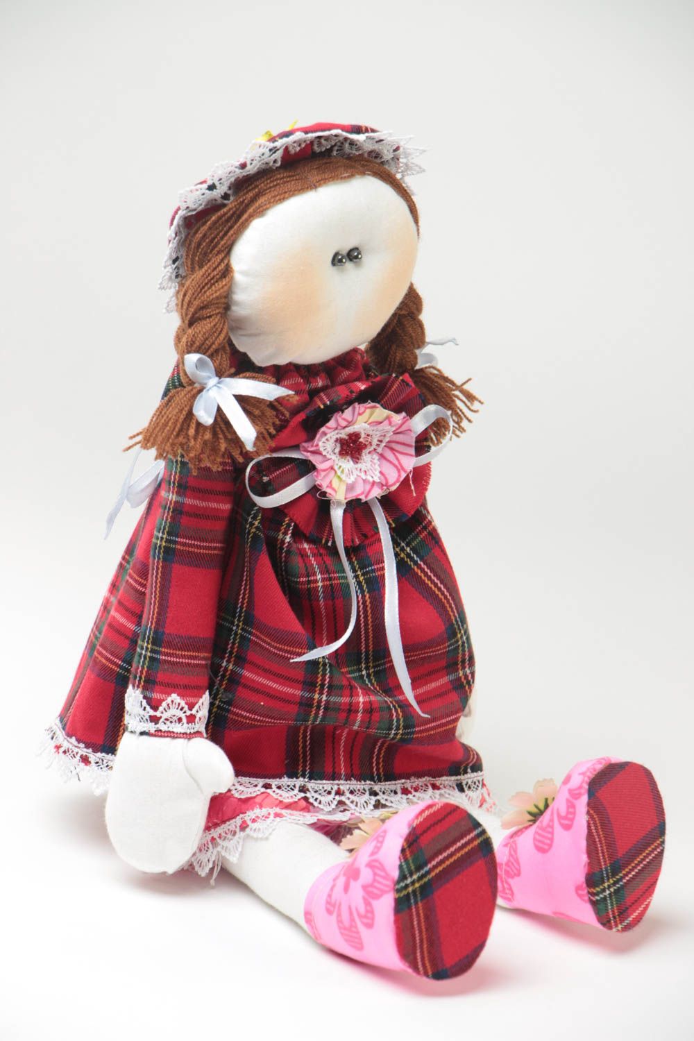 Künstlerische Puppe aus Textil für Interieur Dekor Mädchen mit Zöpfen handmade foto 2