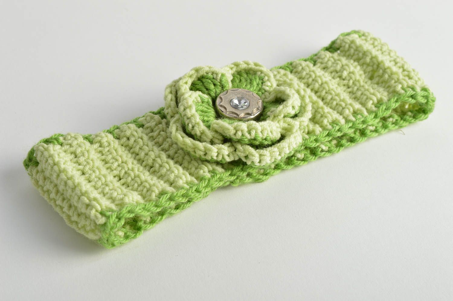 Bandeau tricoté au crochet pour enfant fait main vert clair avec fleur original photo 3