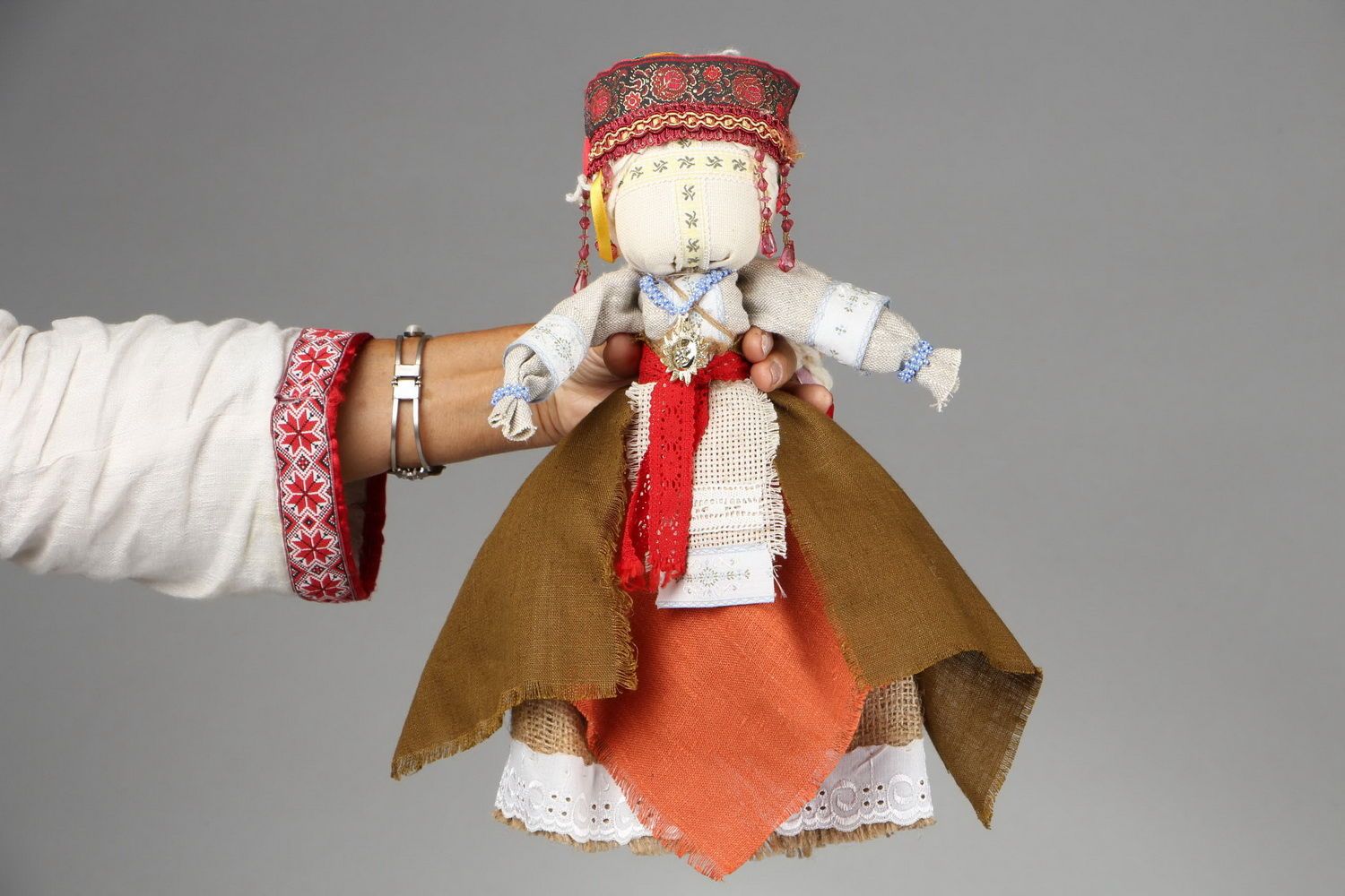 Muñeca étnica-amuleto Guardiana de casa foto 1