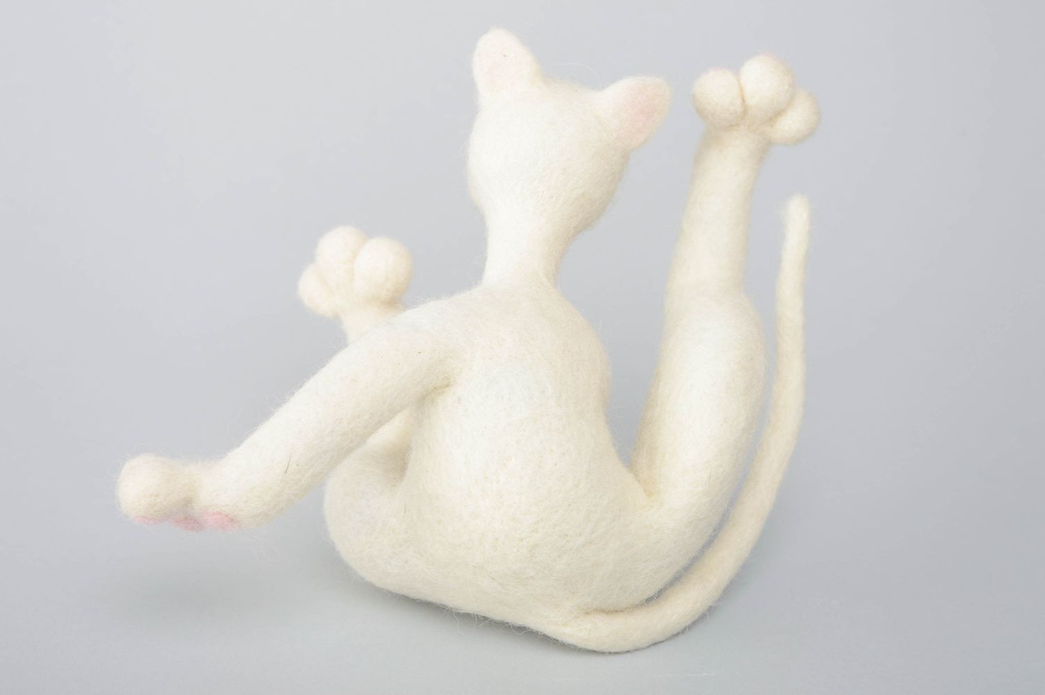 Валяная игрушка котик из войлока фото 4