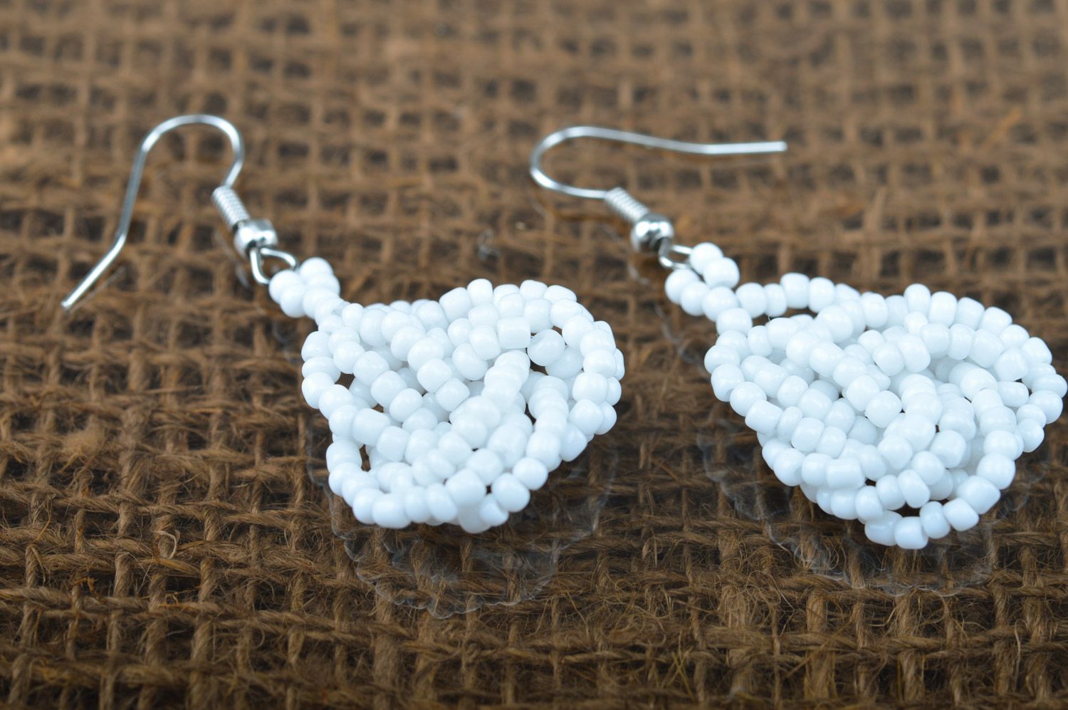 Boucles d'oreilles blanches en perles de rocaille tchèques faites main photo 2