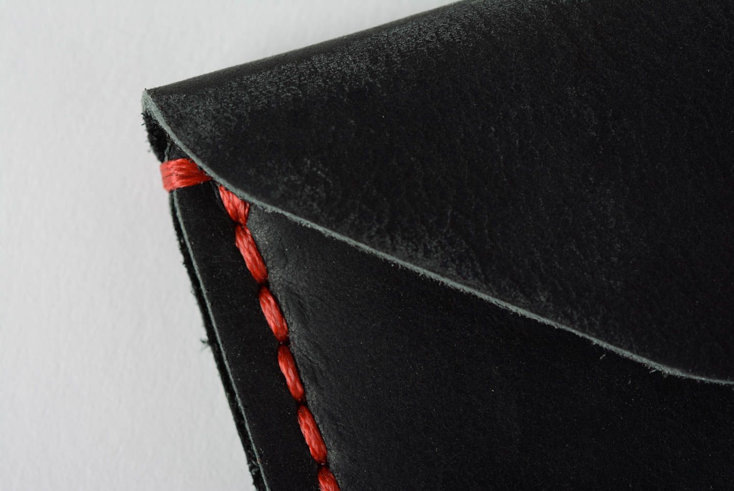 Handmade designer small coin wallet sewn of genuine black leather for women photo 3