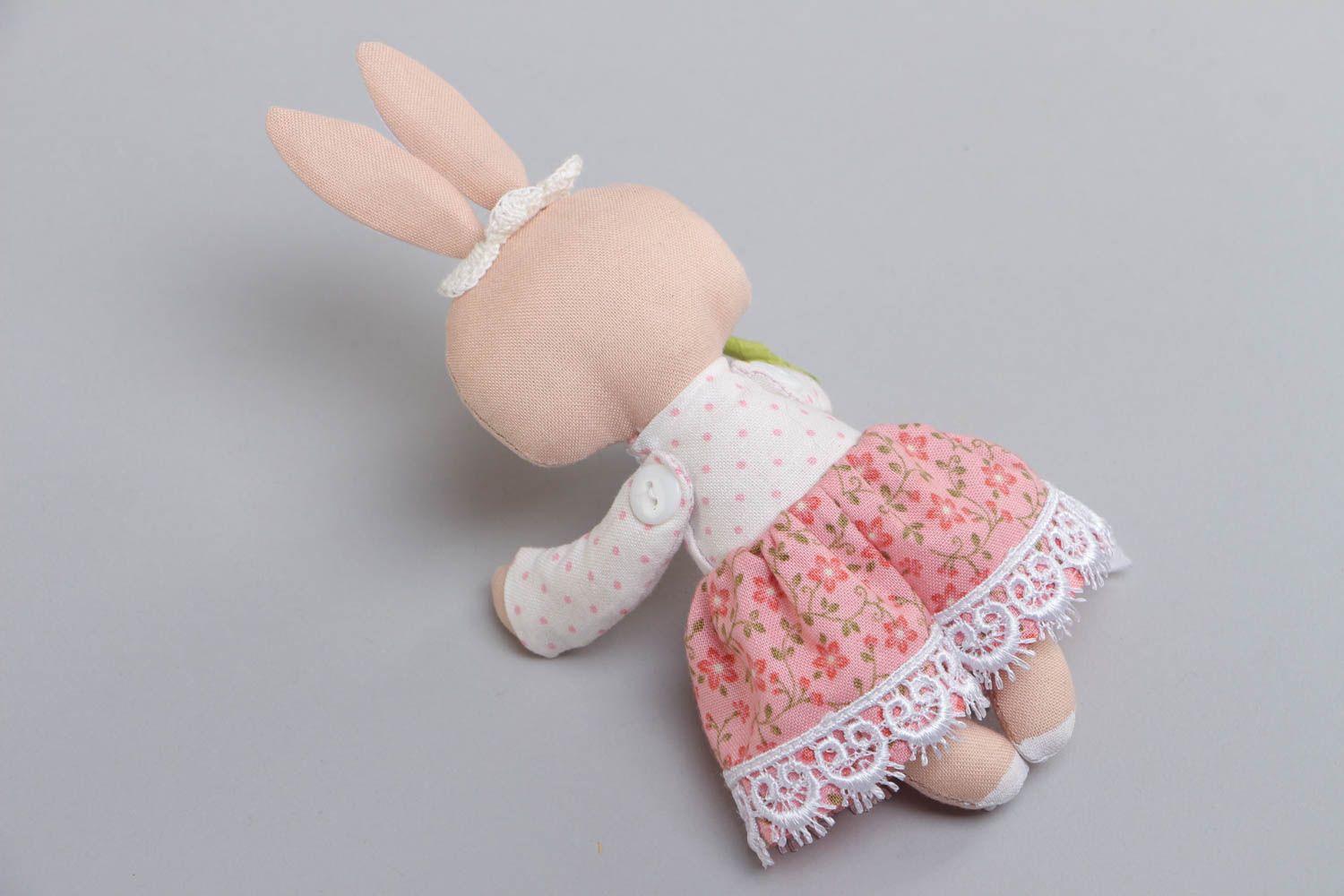 Handmade Kuscheltier Hase aus Baumwolle nicht groß schön Designer Spielzeug  foto 4