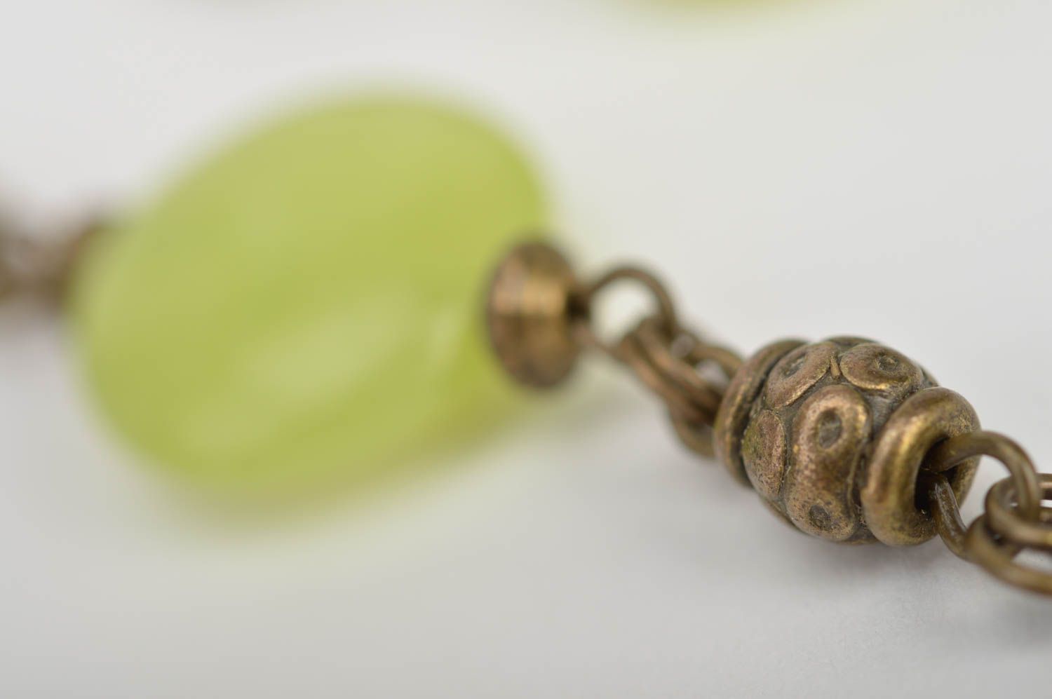 Gehänge Ohrringe aus Metall mit Perlen lang schön handgeschaffen grell bunt foto 4