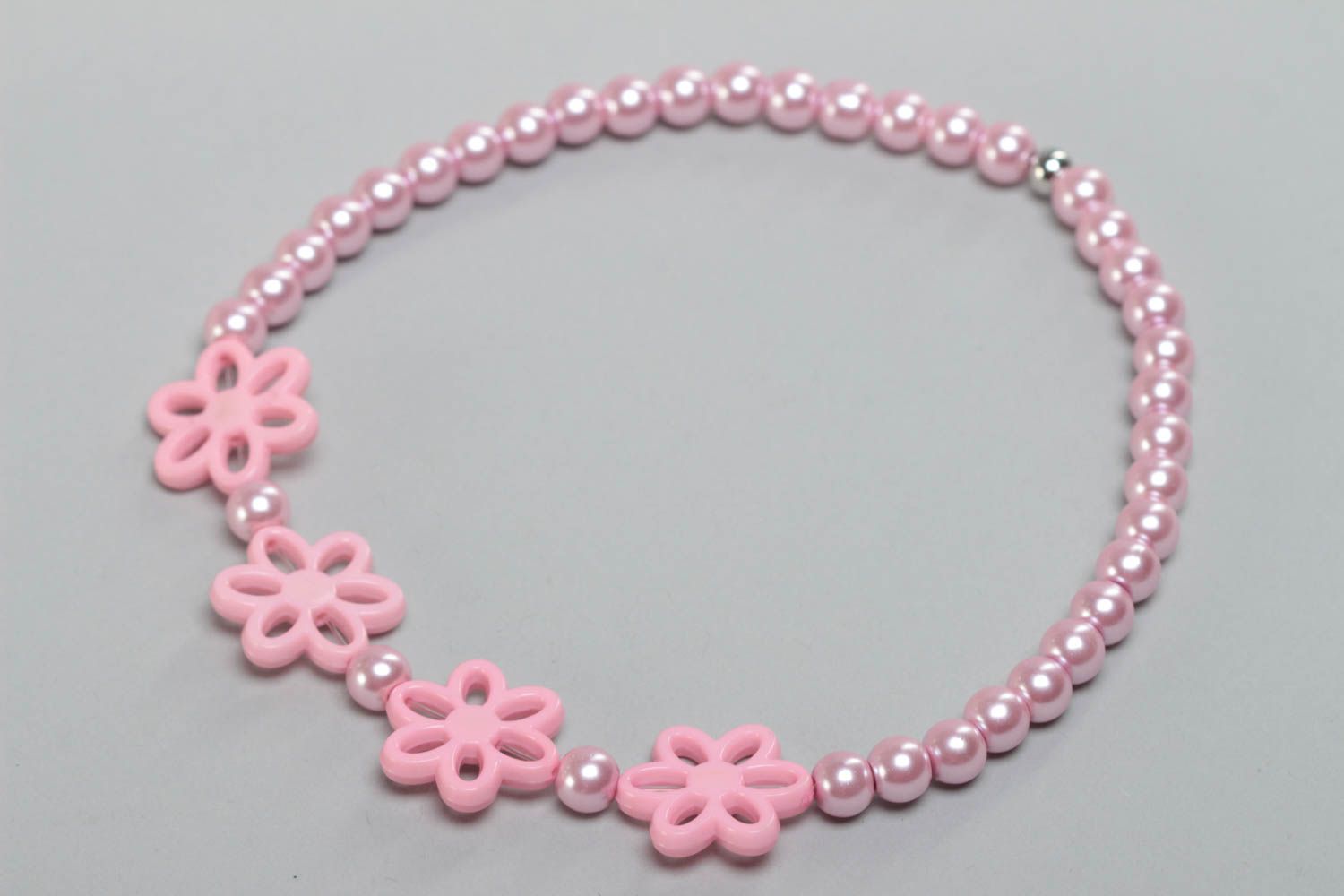 Handmade Kinder Halskette aus Keramikperlen schön rosa elegant grellfarbig foto 2