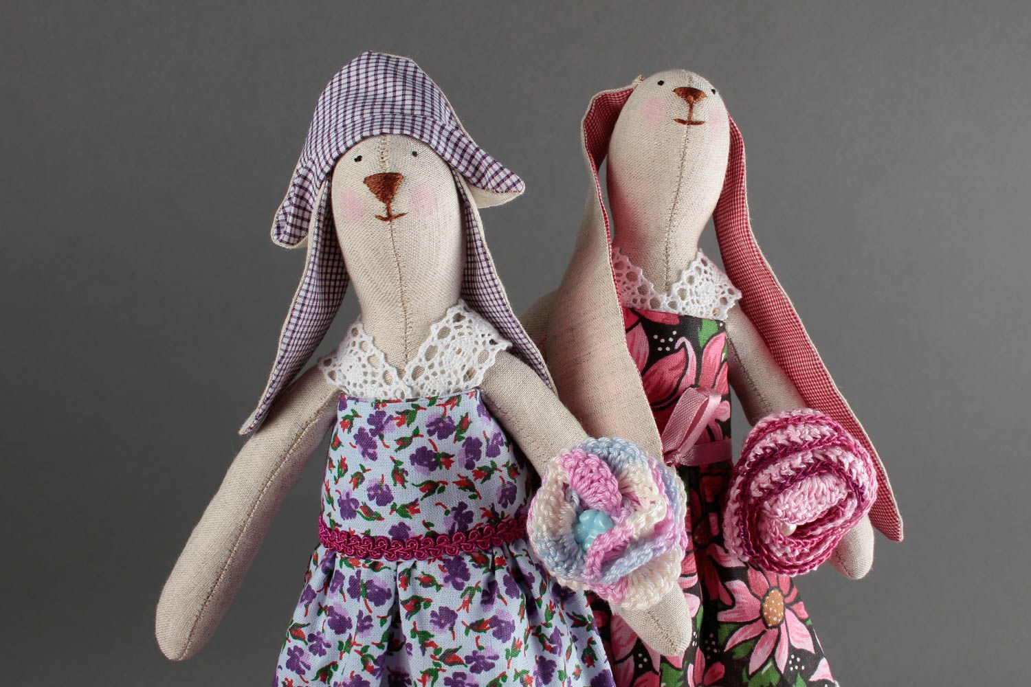 Kuscheltiere Hasen in Kleidern handmade 2 Stoff Spielzeuge Geschenke für Kinder foto 3