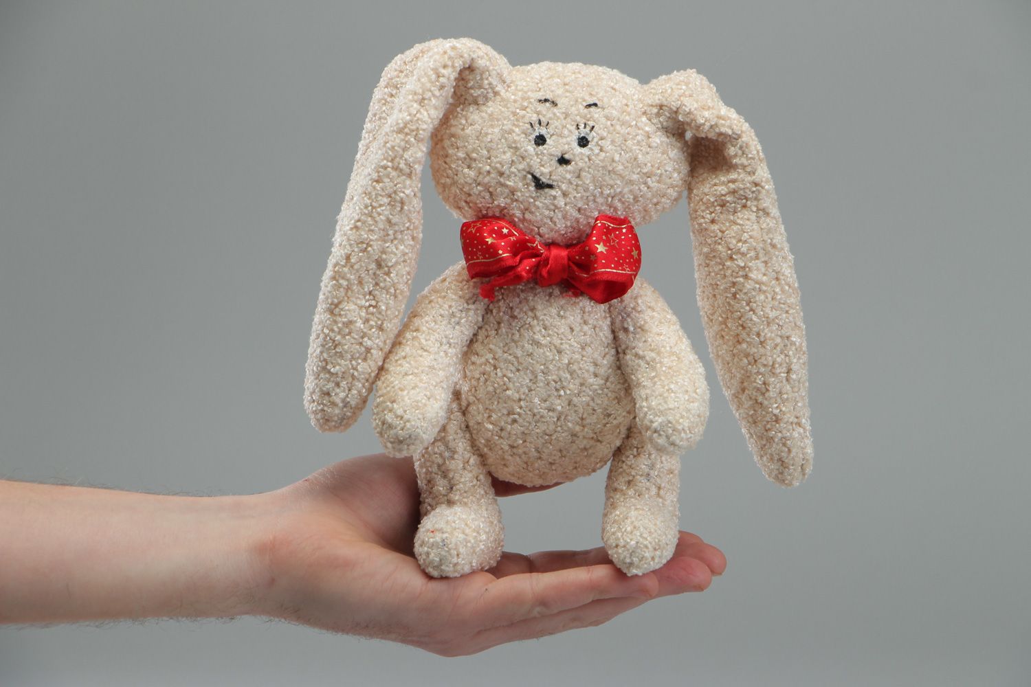 Игрушка заяц с длинными ушами плюшевый бежевого цвета для детей  фото 4