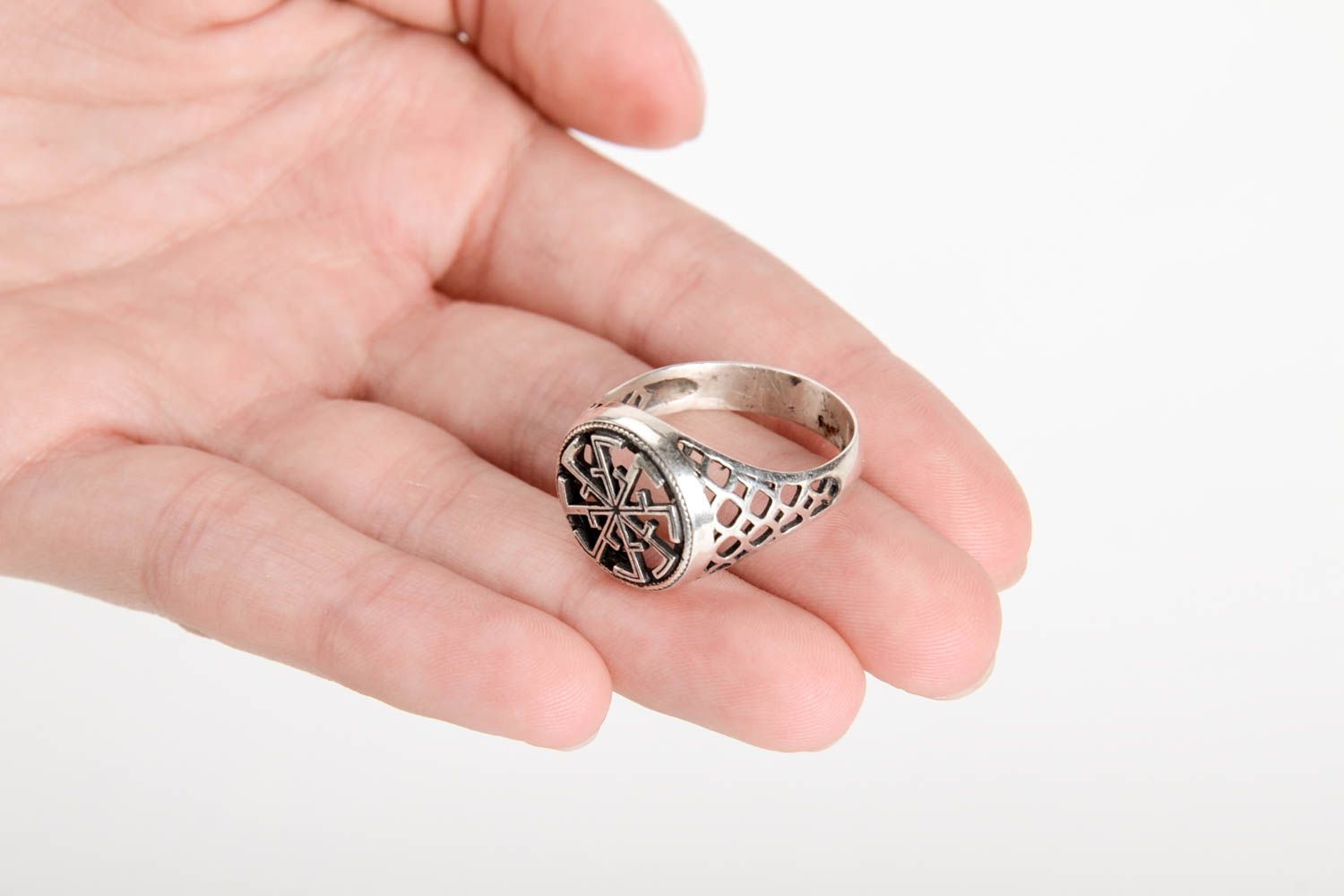Серебряное кольцо ручной работы перстень мужской дизайнерское украшение фото 5