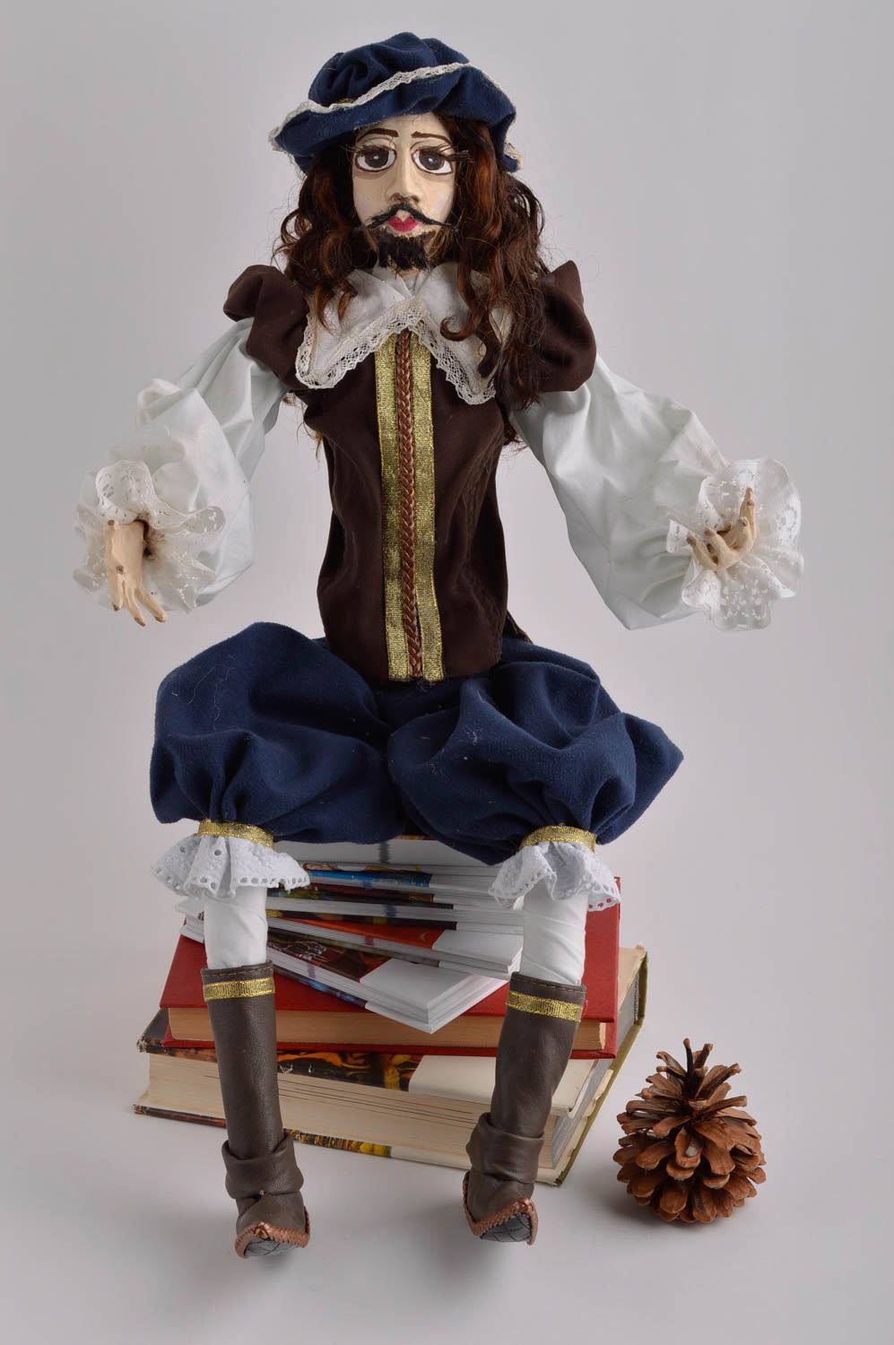 Авторская кукла ручной работы коллекционная кукла поэт красивая кукла из глины фото 1