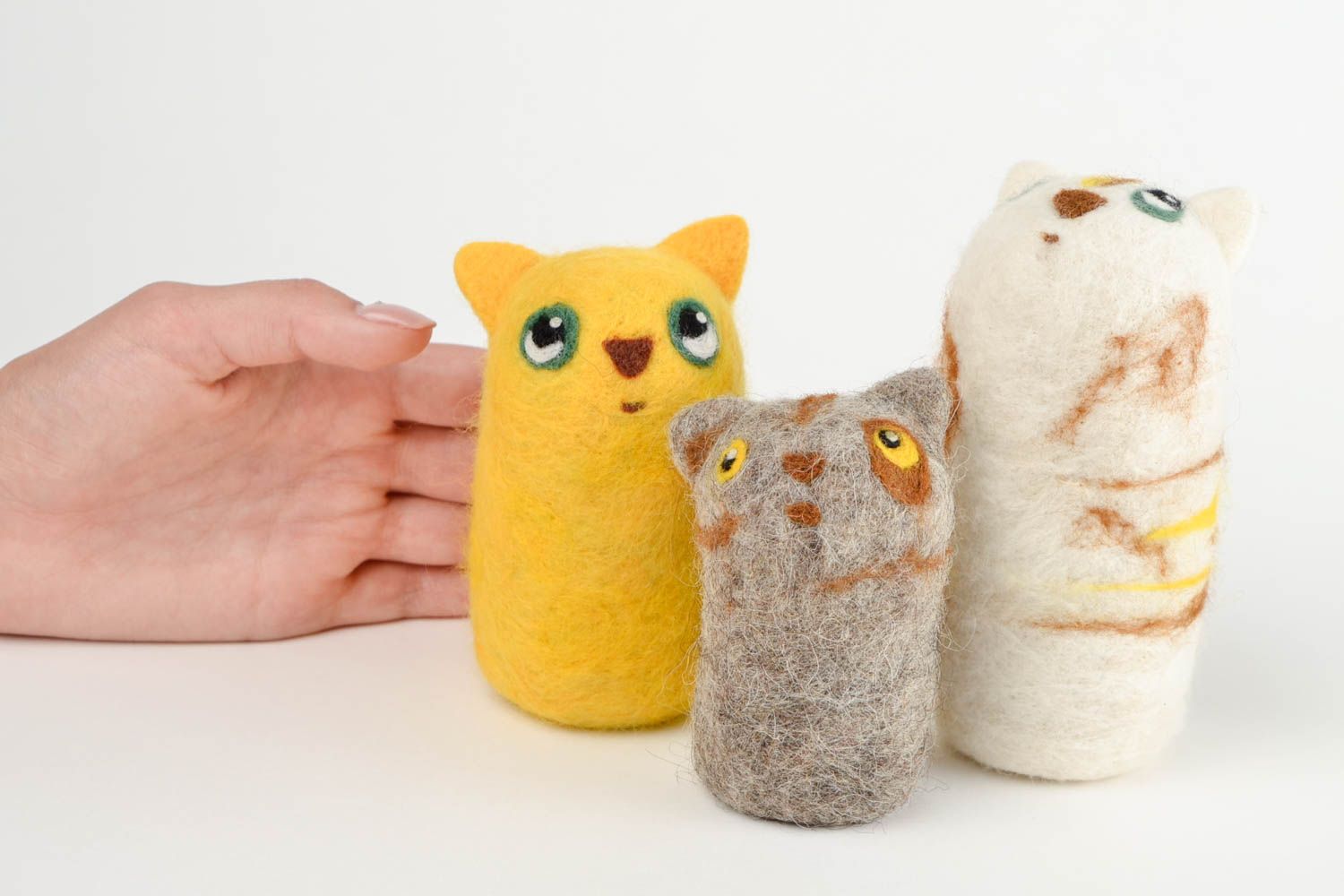 Peluches chats Jouets faits main en laine feutrée 3 pièces Cadeau enfant photo 2