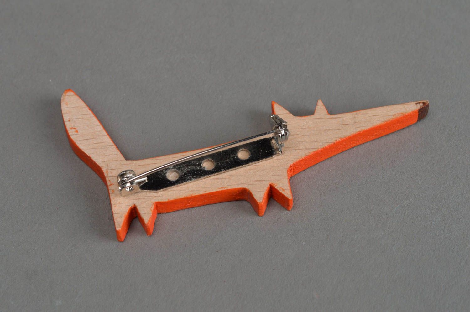 Künstlerische Brosche Fuchs aus Holz klein mit Nadel interessant lustig handmade foto 2