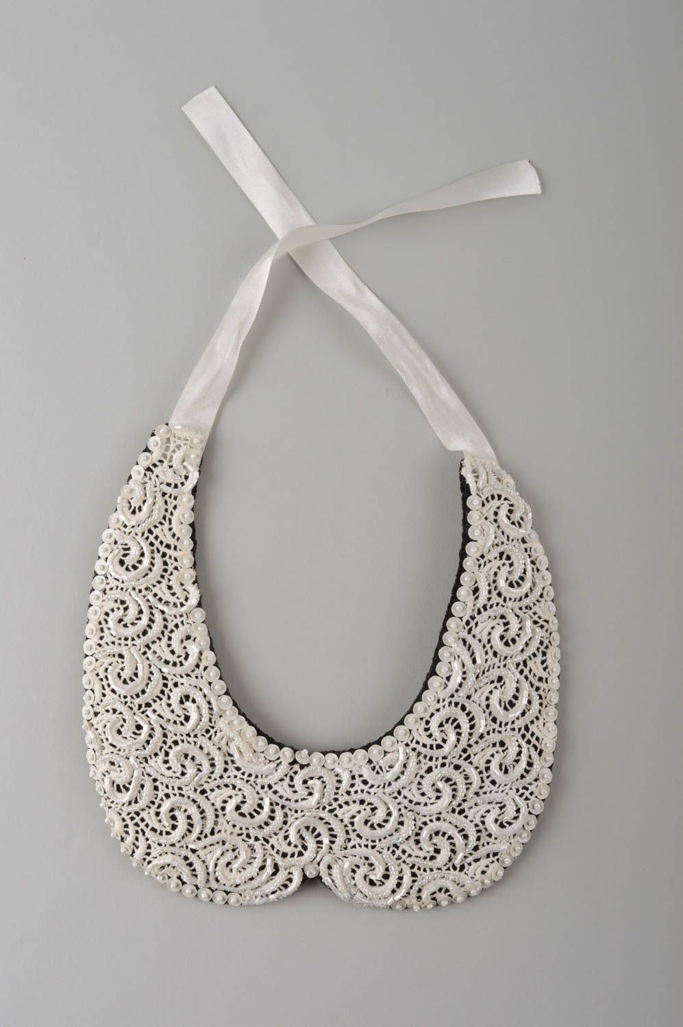 Gros collier Bijou fait main blanc design élégant Cadeau femme original photo 4