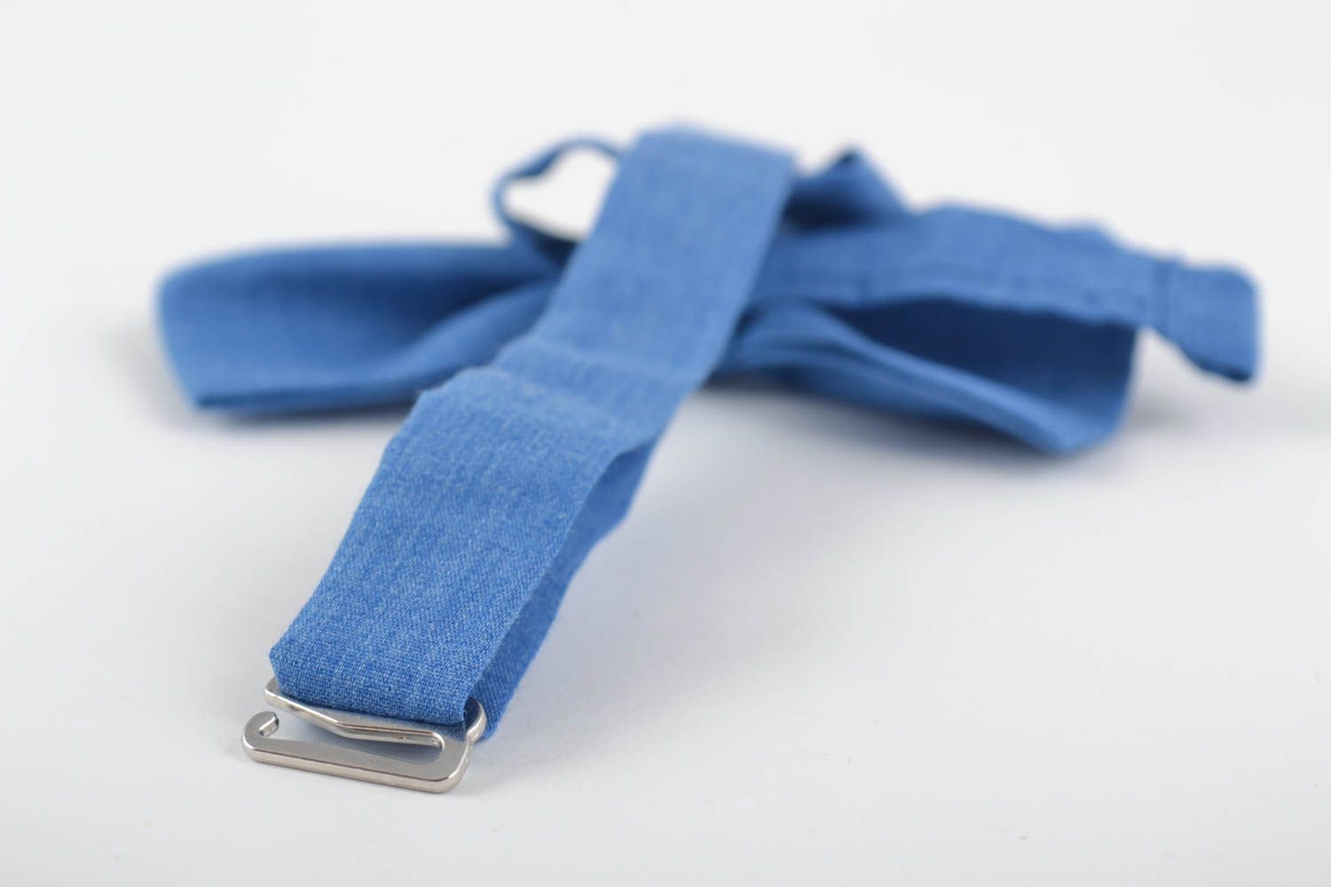 Авторский галстук-бабочка из ткани ручной работы с регулируемым ремешком фото 3