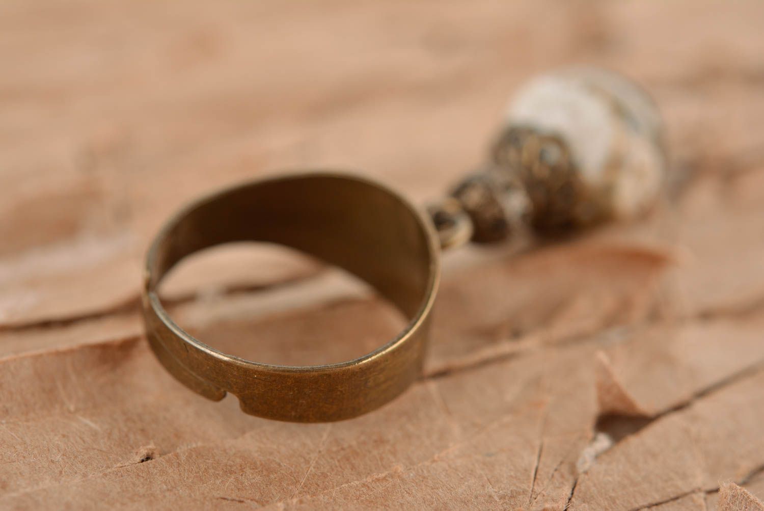 Кольцо ручной работы металлическое украшение женское кольцо с подвеской фото 5