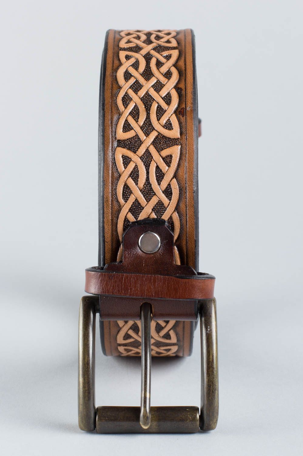 Cinturón de hombre de cuero natural marrón artesanal con hebilla de acero foto 4