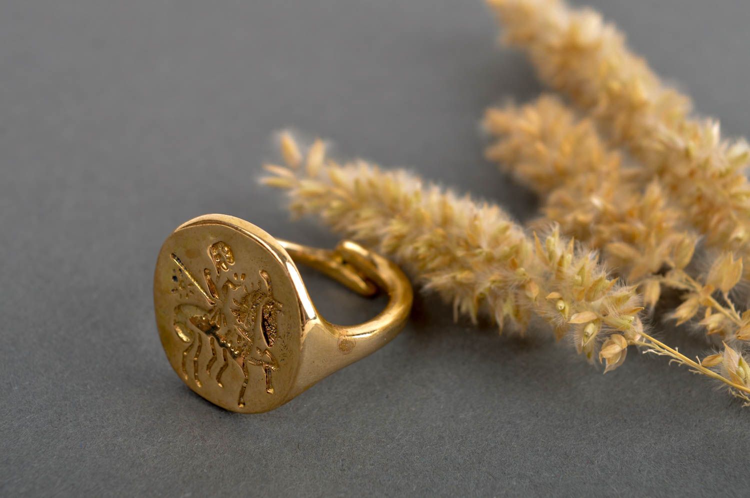 Кольцо из металла кольцо ручной работы оригинальный подарок перстень с тиснением фото 1