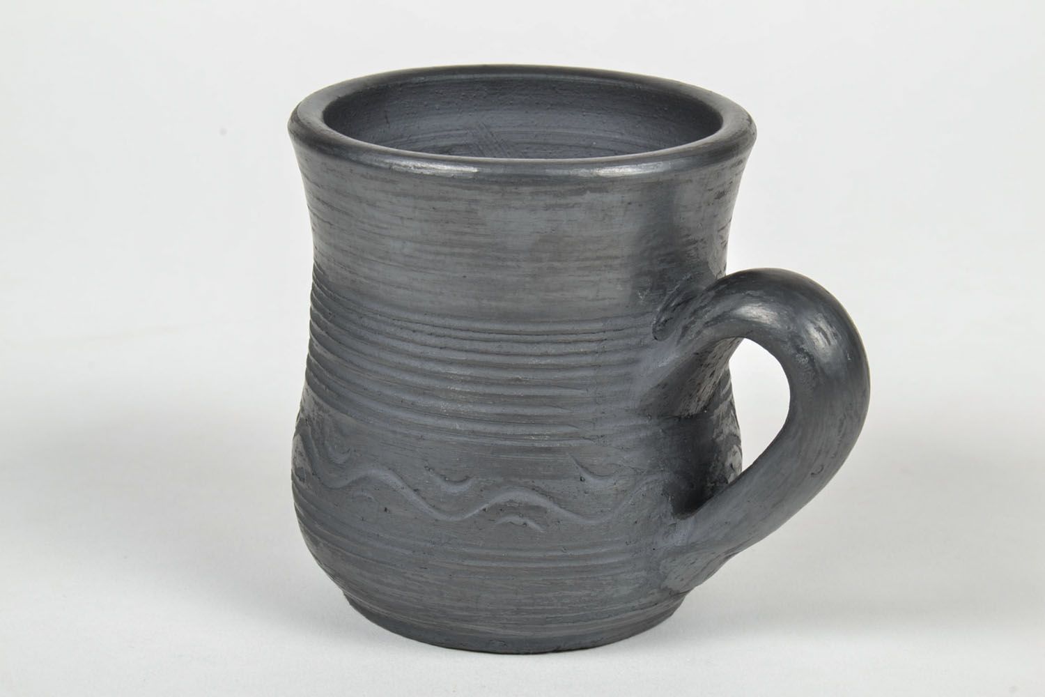 Large black smoked ceramic cup for coffee or tee with handle and rustic pattern photo 4