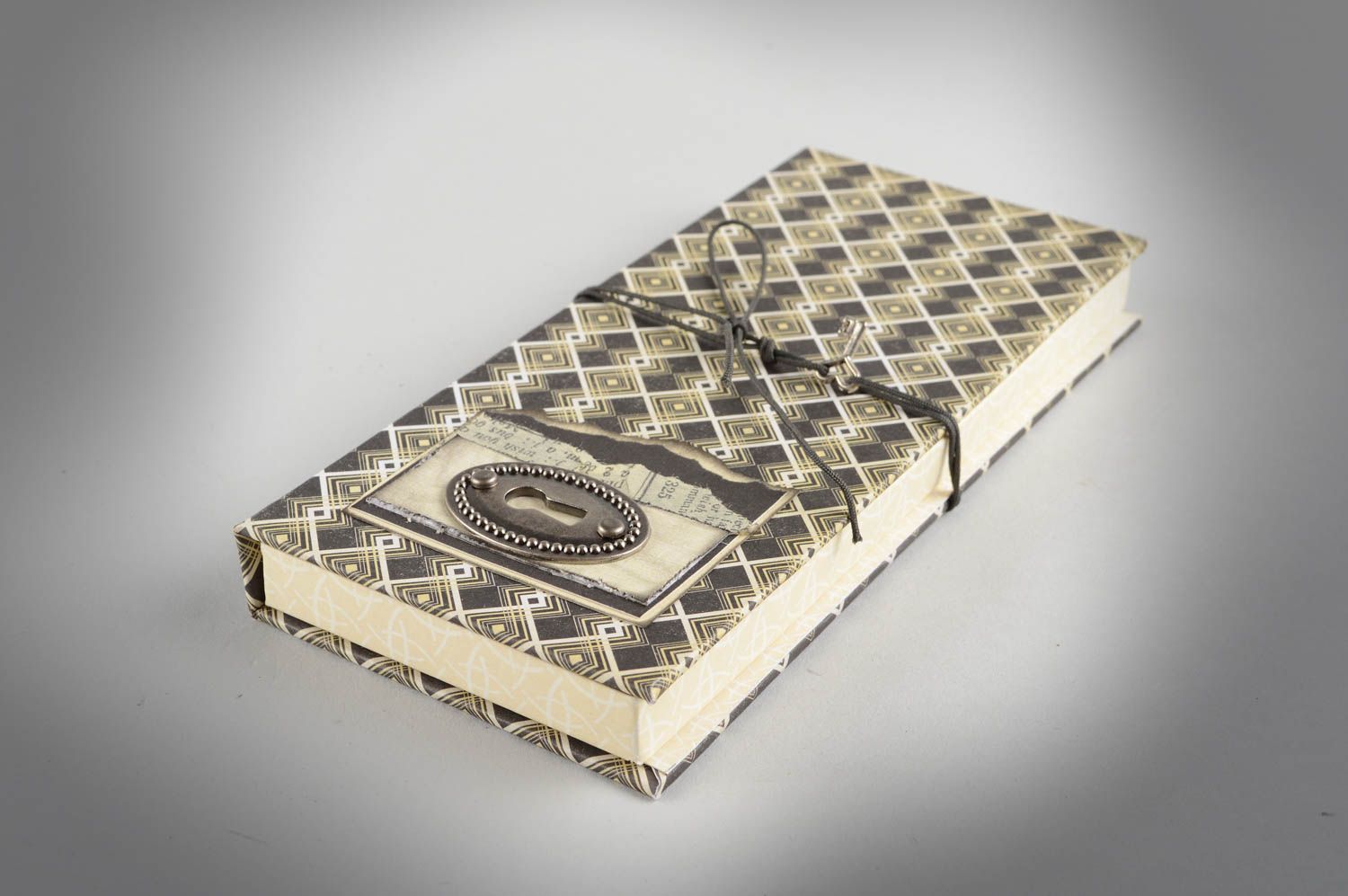Handmade designer scrapbook paper and textured carton gift box for money  photo 1