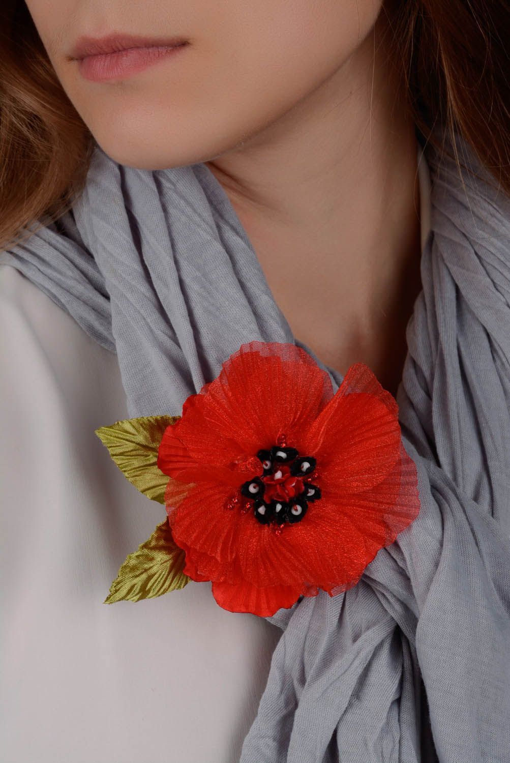 Fabric brooch hairpin in the shape of a poppy photo 4