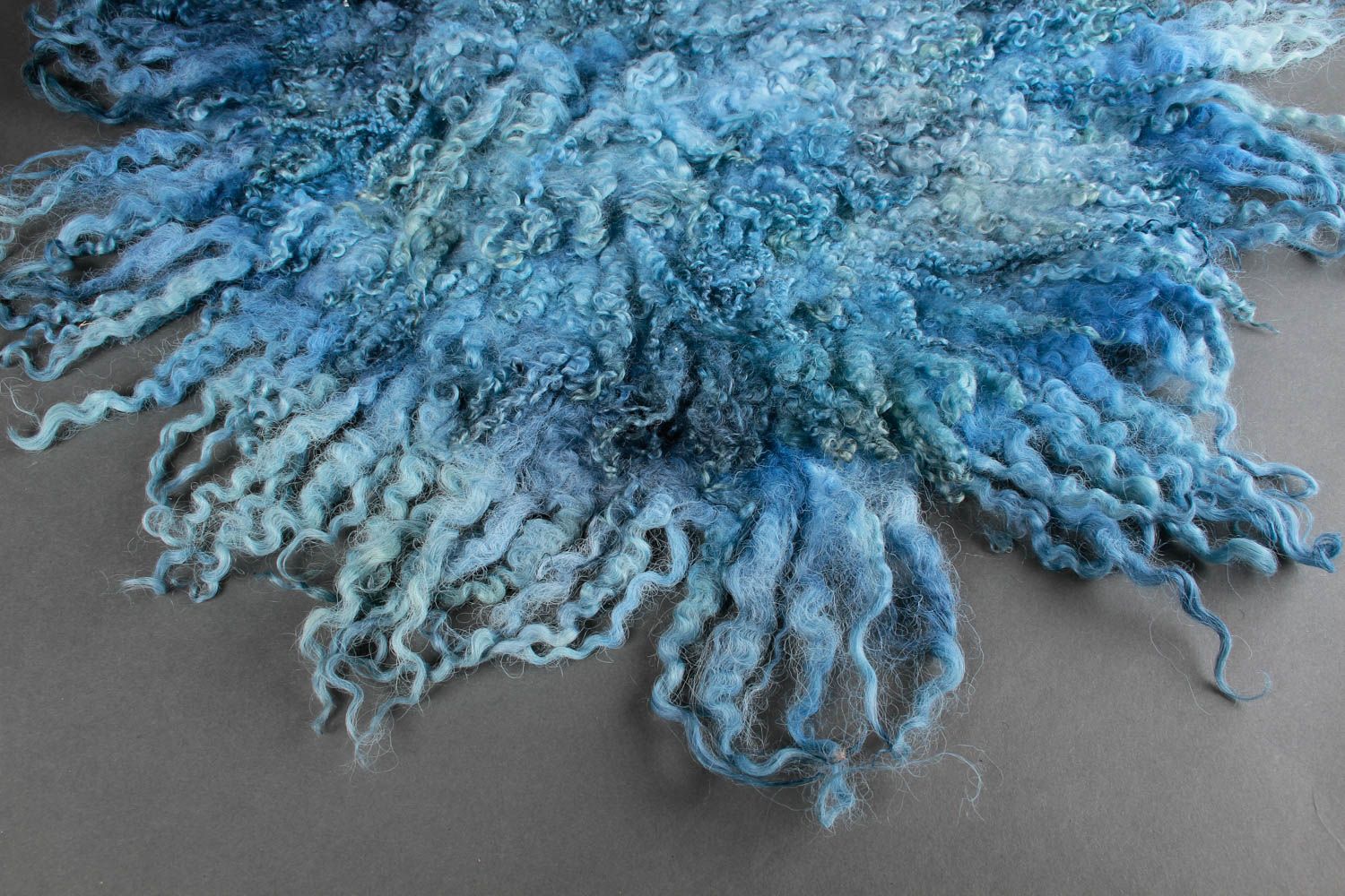 Petit Tapis en laine feutrée fait main bleu moelleux original Déco maison photo 4