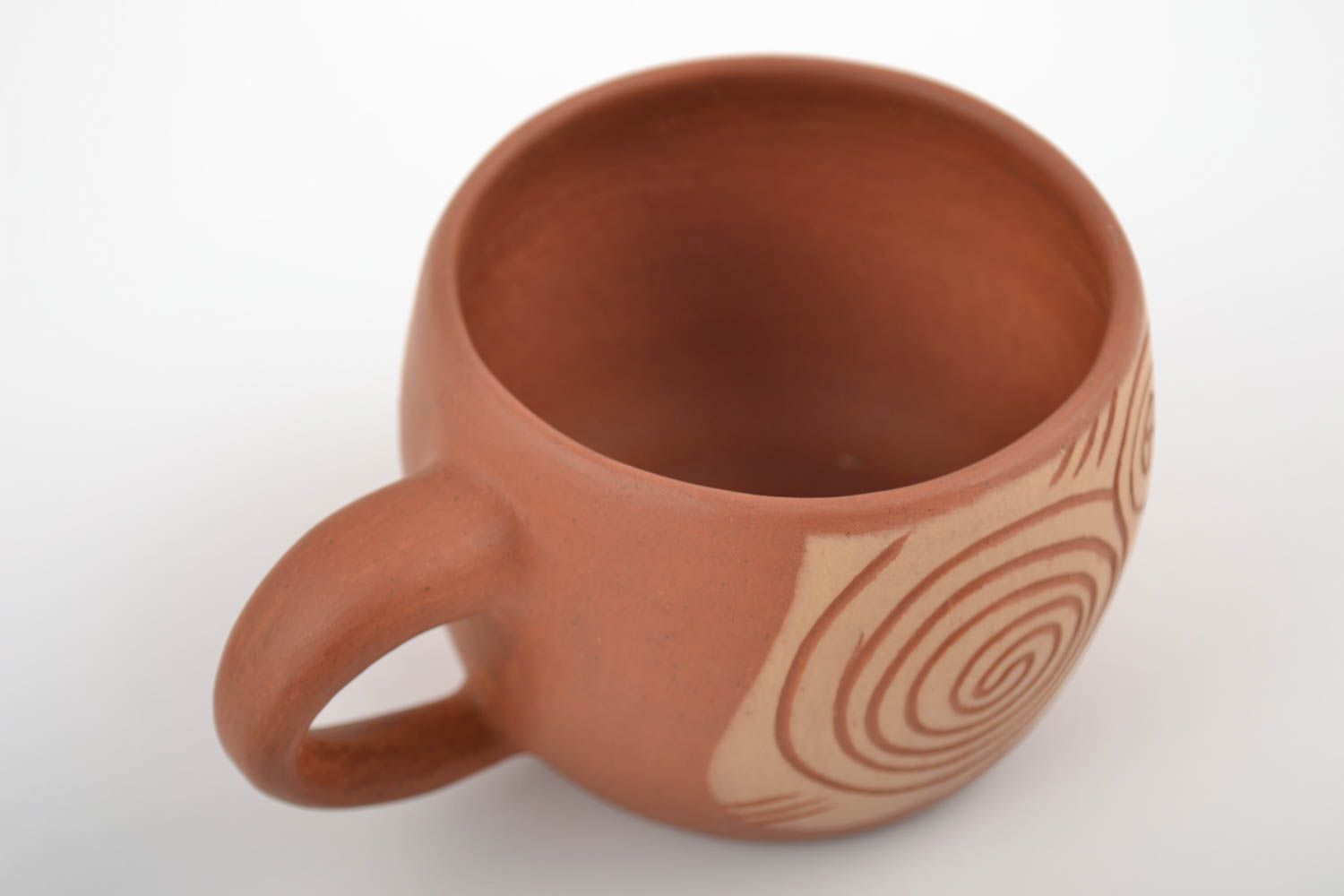 Kleine handgemachte keramische Tasse mit Bemalung mit Öko Farben im Ethno 300 ml foto 3