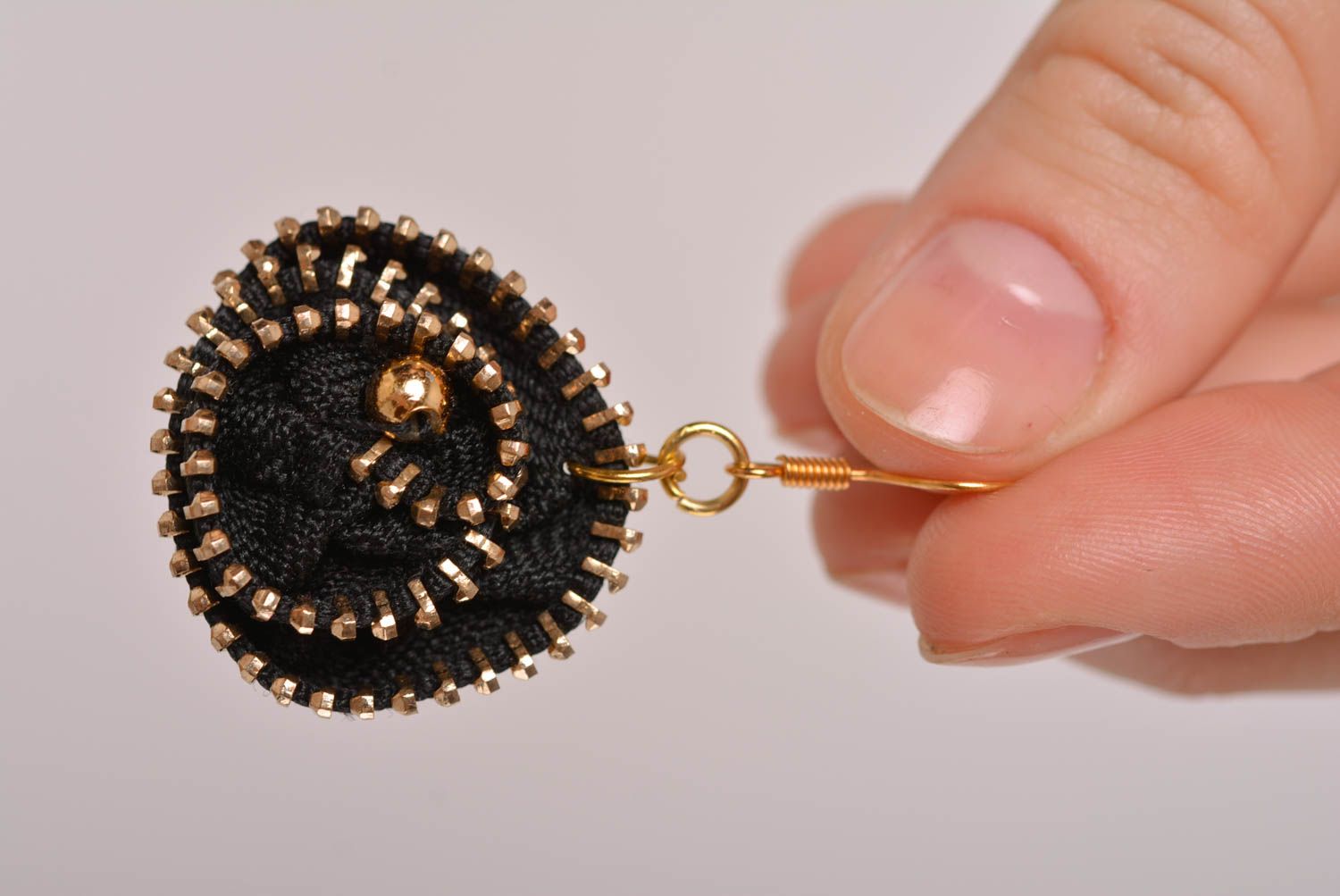 Handmade Schmuck Reißverschluss Ohrringe Accessoire für Frauen Designer Schmuck foto 2