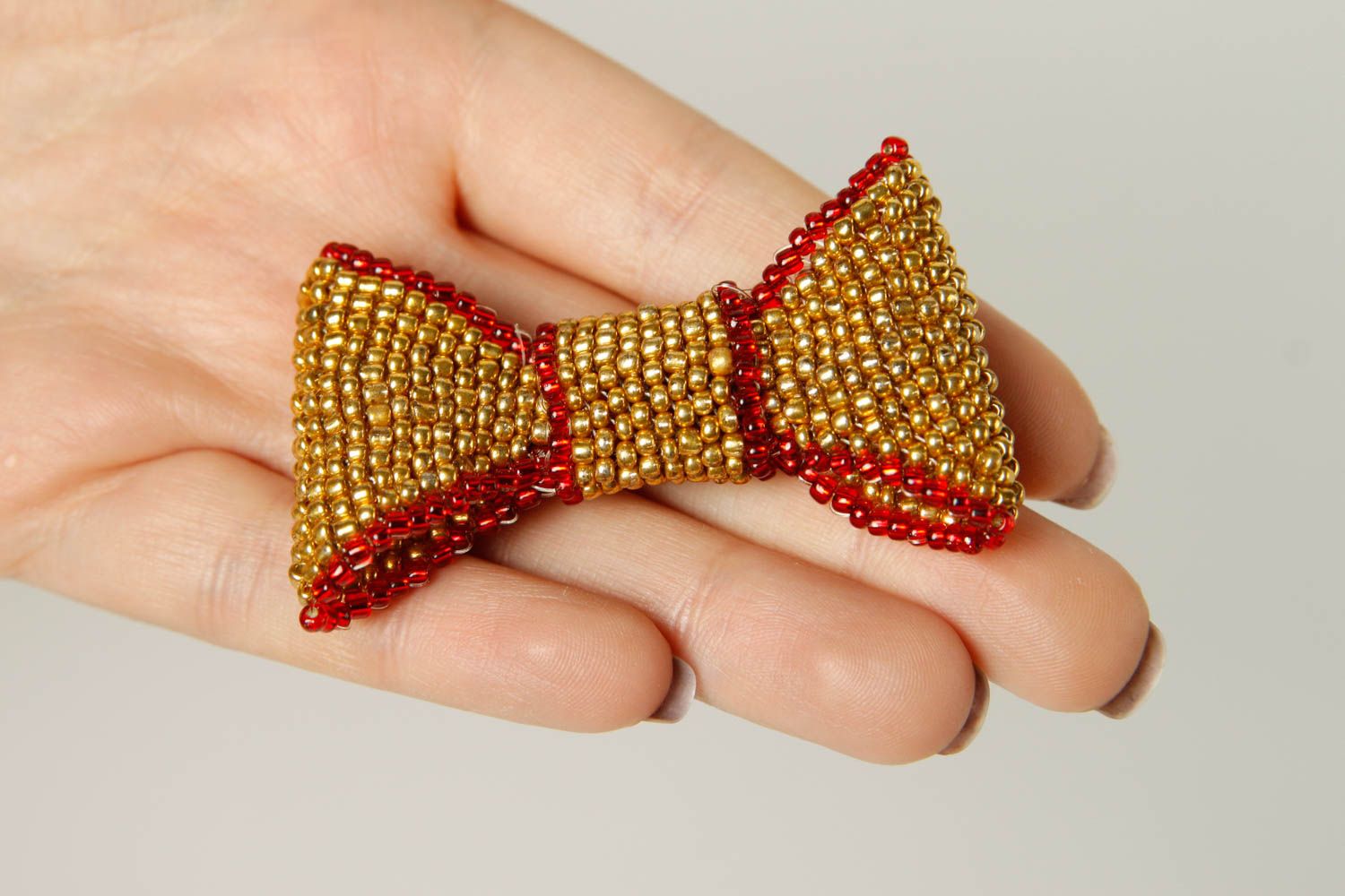Handmade delicate brooch beaded brooch for women stylish accessories photo 2