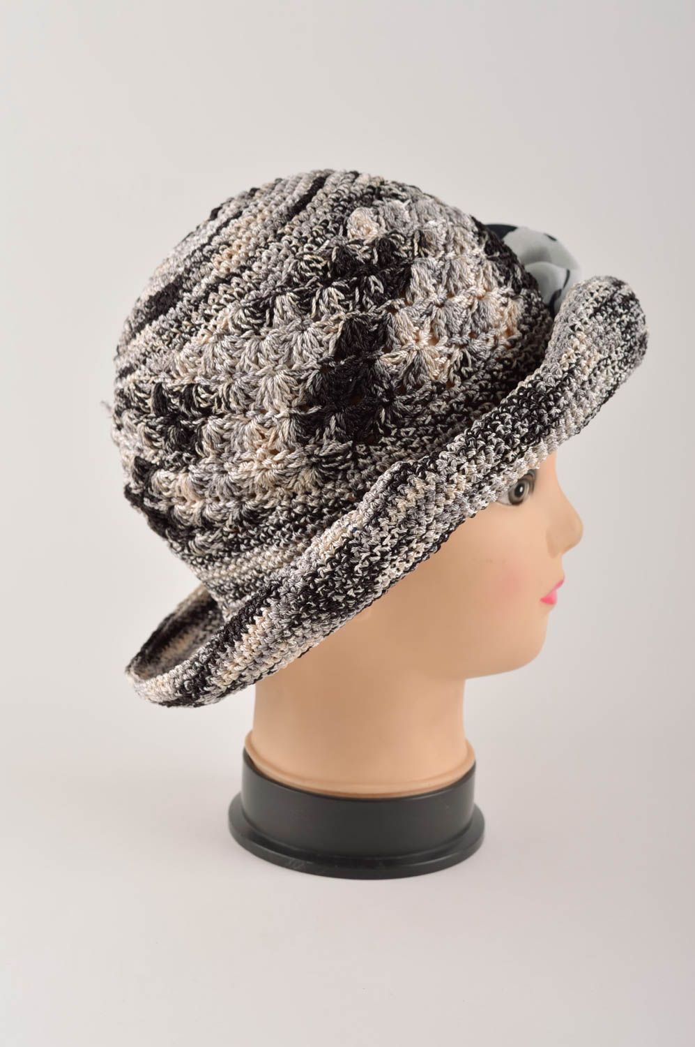 Handmade gehäkelter Hut Designer Accessoire Hut für Damen schöner Hut modisch foto 4