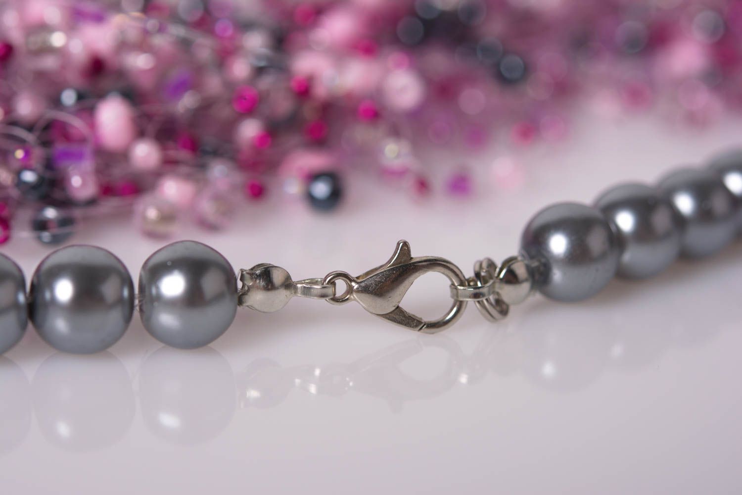 Joli collier en perles de rocaille rose stylé tendre fait main accessoire femme photo 5